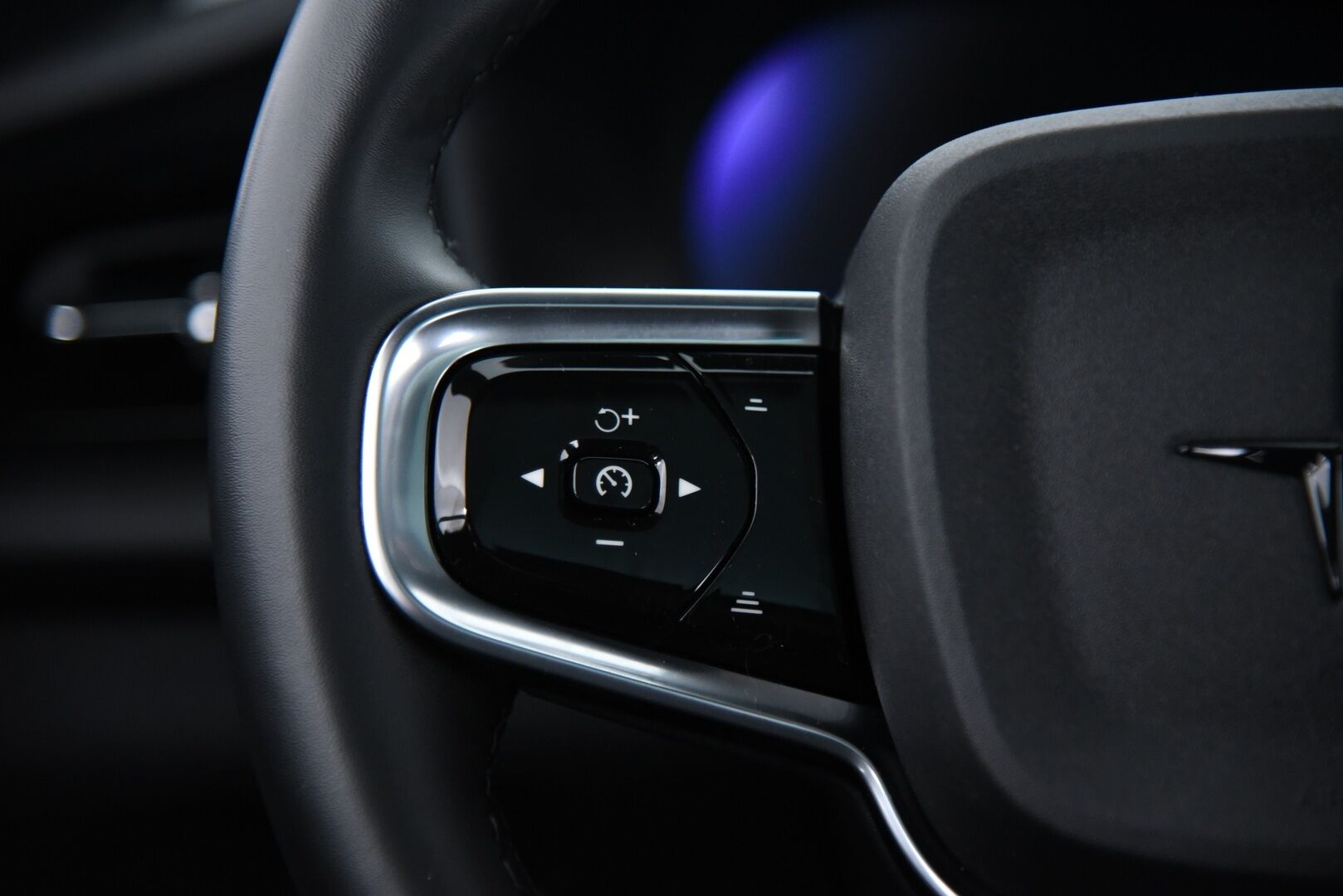 POLESTAR 2 2023 Long Range Single Motor, 170kW, 78kWh  *ACC / H&K / 360° / ILP / Muistipenkki / Lasikatto / LED / Navi* - Pilot Lite & Plus paketti / Uudet talvirenkaat / Akku kuntotarkastettu SoH 96% - Osta nyt, maksa vasta ensi vuonna