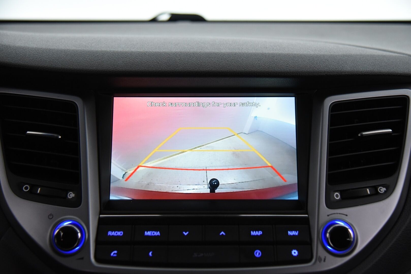 Hyundai Tucson 2017 1,6 6MT ISG Comfort * Vetokoukku / Lohkolämmitin / P-Kamera / Vakkari / Lämm. Ohjauspyörä * - Erinomainen huoltohistoria! / 2x renkaat aluvanteilla - HULLUT AVAJAISHULINAT KORKOTARJOUS 3,29 %