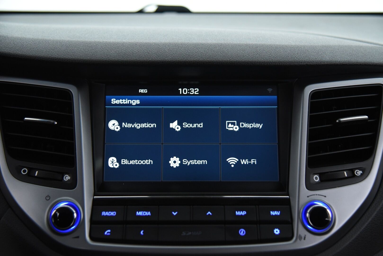 Hyundai Tucson 2017 1,6 6MT ISG Comfort * Vetokoukku / Lohkolämmitin / P-Kamera / Vakkari / Lämm. Ohjauspyörä * - Erinomainen huoltohistoria! / 2x renkaat aluvanteilla - HULLUT AVAJAISHULINAT KORKOTARJOUS 3,29 %