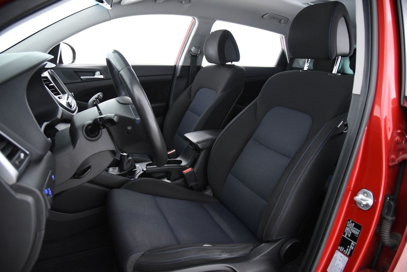 Hyundai Tucson 2017 1,6 6MT ISG Comfort * Vetokoukku / Lohkolämmitin / P-Kamera / Vakkari / Lämm. Ohjauspyörä * - Erinomainen huoltohistoria! / 2x renkaat aluvanteilla - HULLUT AVAJAISHULINAT KORKOTARJOUS 3,29 %