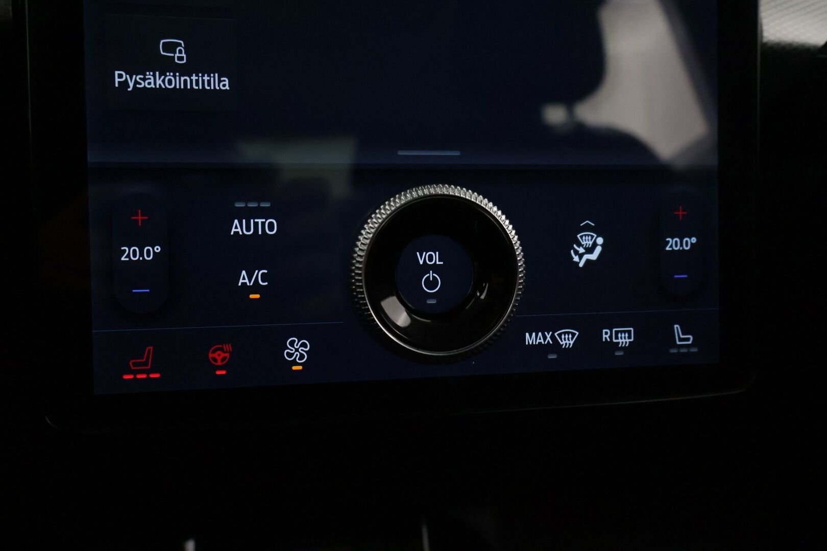 Ford Mustang Mach-E 2021 98kWh 285hv A1 RWD 5-ovinen * B&O / 360-kamera / Panorama / ACC / Keyless / Muistipenkki / Sähköluukku * - 2x Vanteet & Renkaat / Merkkihuollettu / SoH 93,6%