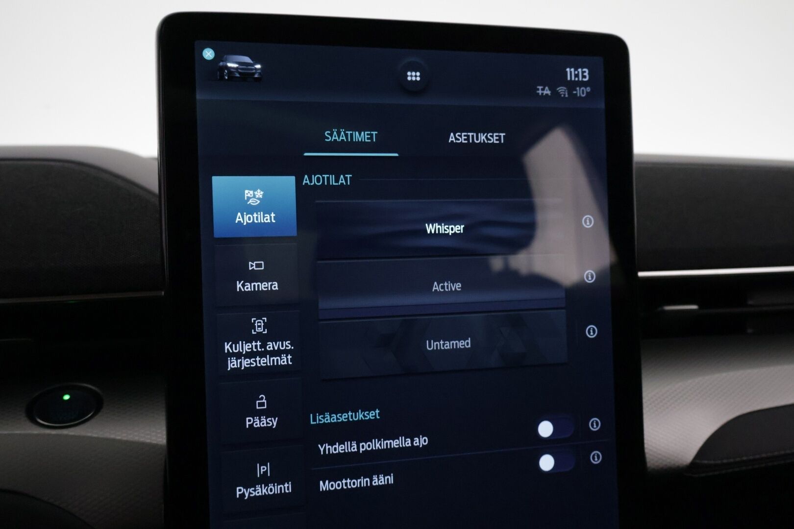 Ford Mustang Mach-E 2021 98kWh 285hv A1 RWD 5-ovinen * B&O / 360-kamera / Panorama / ACC / Keyless / Muistipenkki / Sähköluukku * - 2x Vanteet & Renkaat / Merkkihuollettu / SoH 93,6%