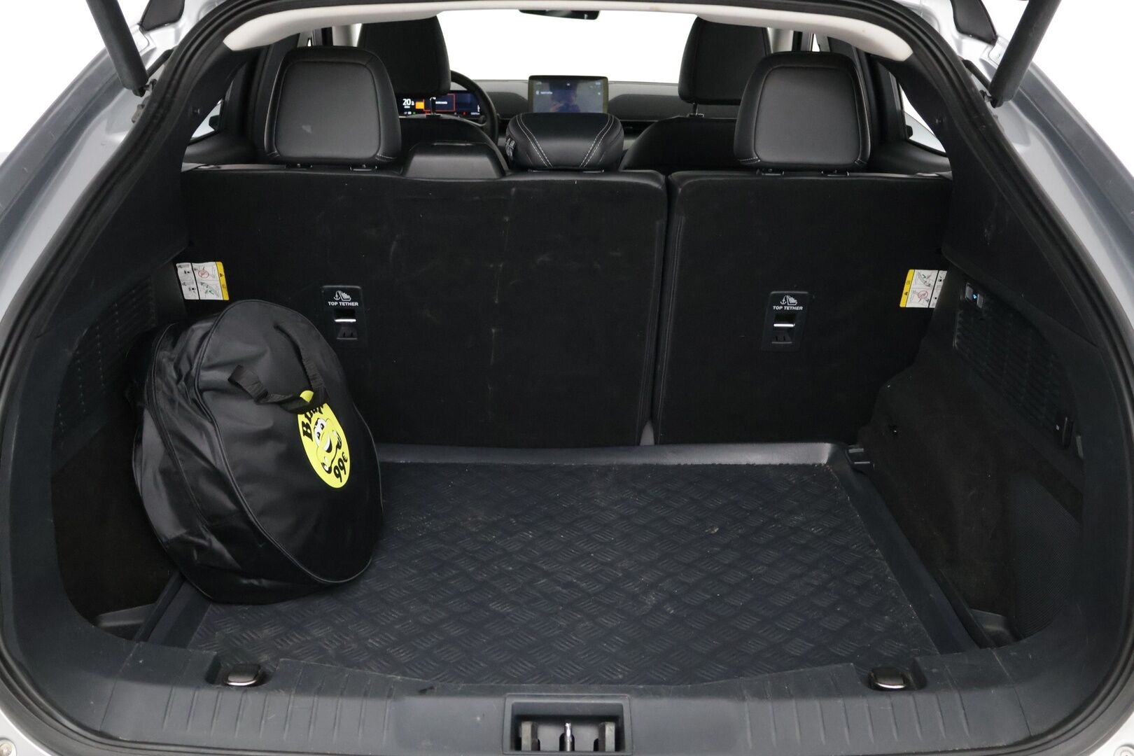 Ford Mustang Mach-E 2021 98kWh 285hv A1 RWD 5-ovinen * B&O / 360-kamera / Panorama / ACC / Keyless / Muistipenkki / Sähköluukku * - 2x Vanteet & Renkaat / Merkkihuollettu / SoH 93,6%