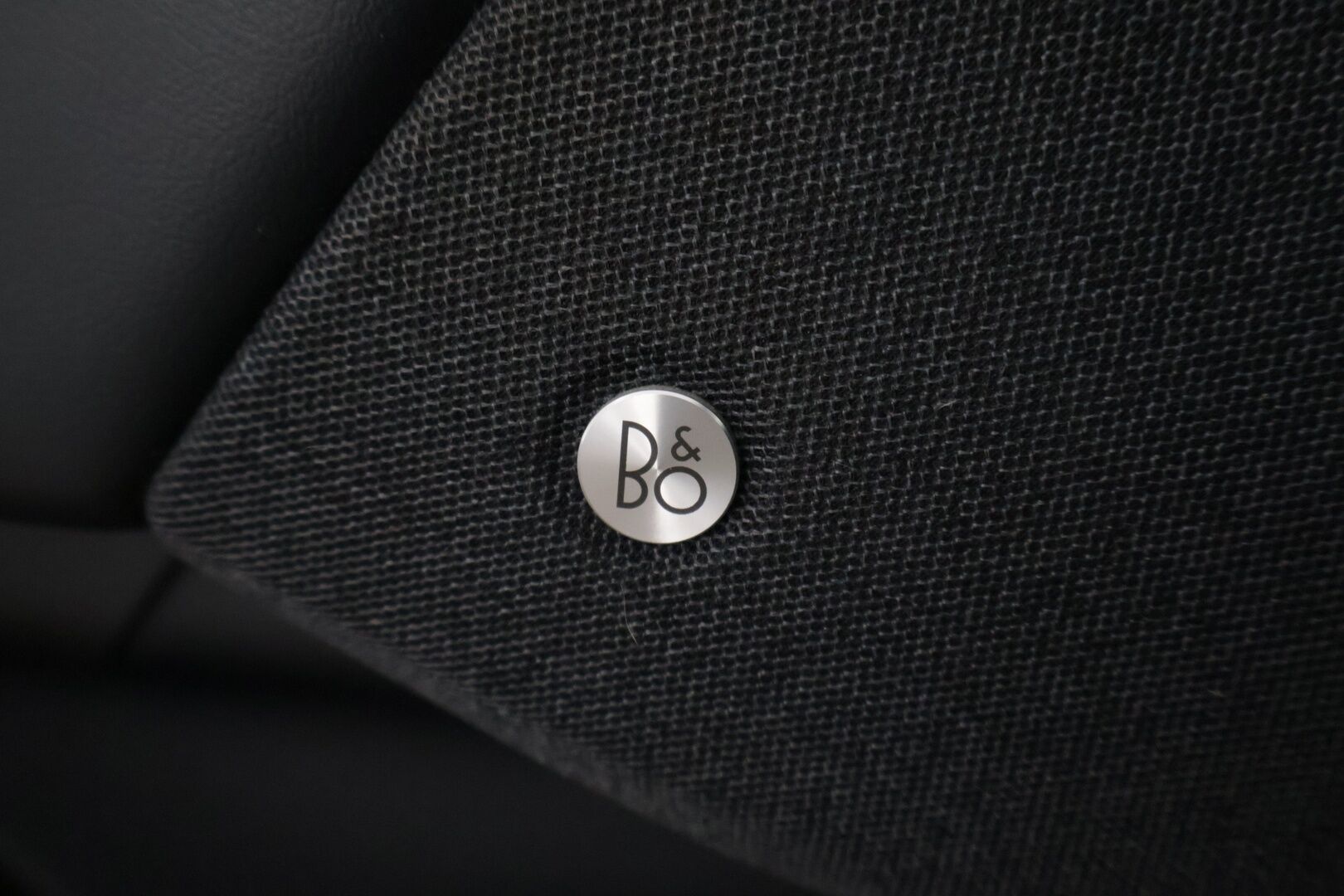 Ford Mustang Mach-E 2021 98kWh 285hv A1 RWD 5-ovinen * B&O / 360-kamera / Panorama / ACC / Keyless / Muistipenkki / Sähköluukku * - 2x Vanteet & Renkaat / Merkkihuollettu / SoH 93,6%