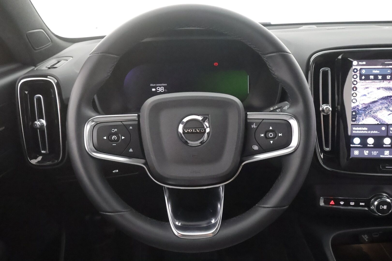 Volvo C40 2023 Recharge Twin Ultimate aut - | ACC | ILP | Koukku | Pixel-LED | Harman/Kardon | Lasikatto | Muistipenkki | Sporttipenkit | Pilot Assist | BLIS | Keyless | 2x renkaat aluin |