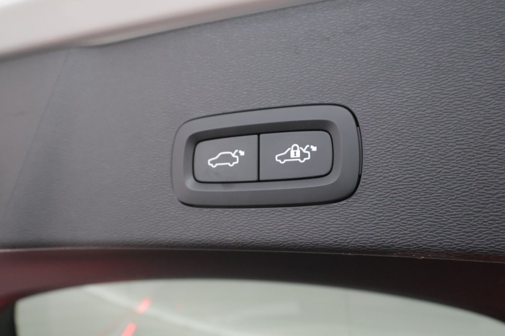 Volvo C40 2023 Recharge Twin Ultimate aut - | ACC | ILP | Koukku | Pixel-LED | Harman/Kardon | Lasikatto | Muistipenkki | Sporttipenkit | Pilot Assist | BLIS | Keyless | 2x renkaat aluin |