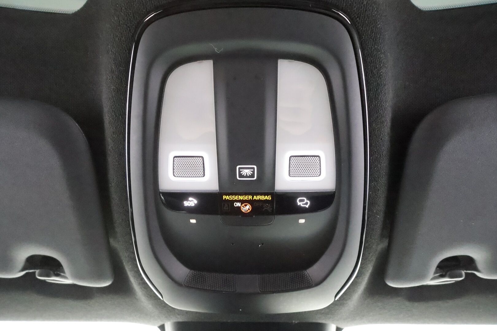 Volvo C40 2023 Recharge Twin Ultimate aut - | ACC | ILP | Koukku | Pixel-LED | Harman/Kardon | Lasikatto | Muistipenkki | Sporttipenkit | Pilot Assist | BLIS | Keyless | 2x renkaat aluin |