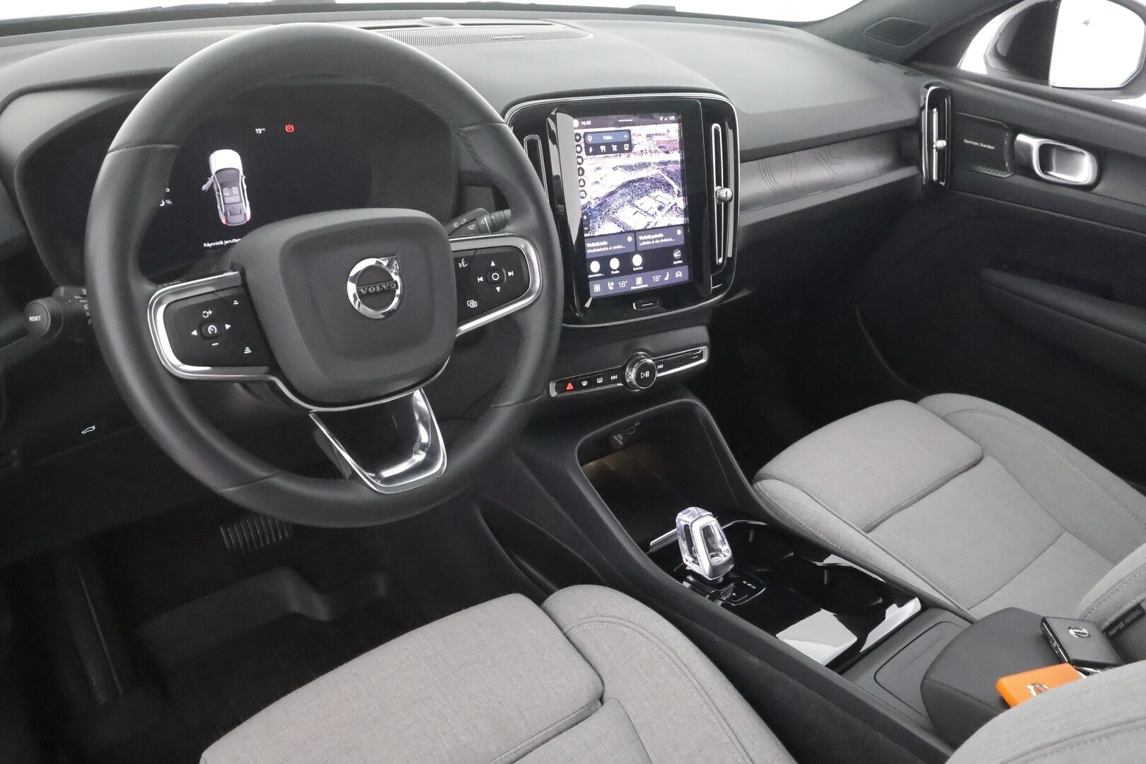 Volvo C40 2023 Recharge Twin Ultimate aut - | ACC | ILP | Koukku | Pixel-LED | Harman/Kardon | Lasikatto | Muistipenkki | Sporttipenkit | Pilot Assist | BLIS | Keyless | 2x renkaat aluin |