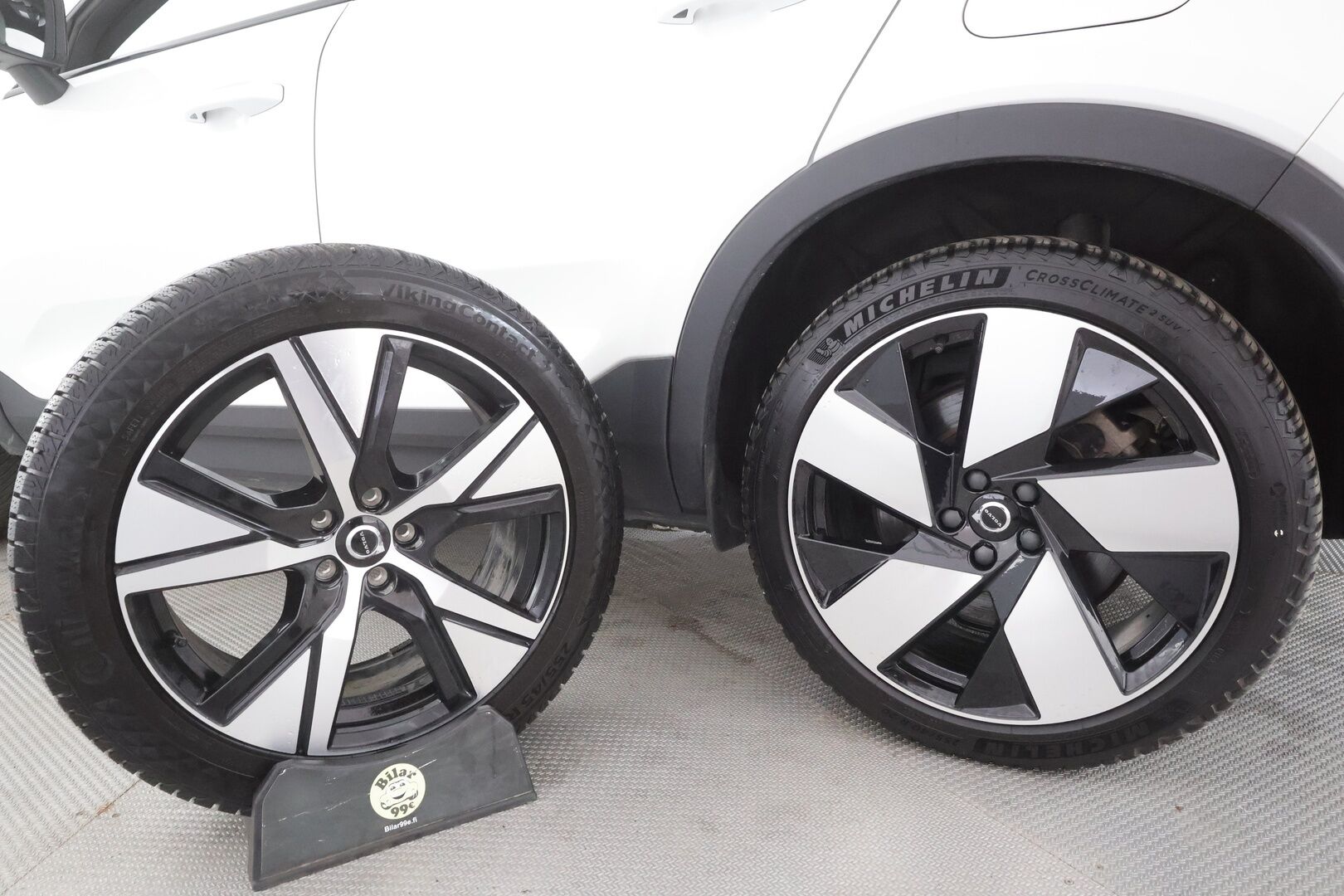 Volvo C40 2023 Recharge Twin Ultimate aut - | ACC | ILP | Koukku | Pixel-LED | Harman/Kardon | Lasikatto | Muistipenkki | Sporttipenkit | Pilot Assist | BLIS | Keyless | 2x renkaat aluin |
