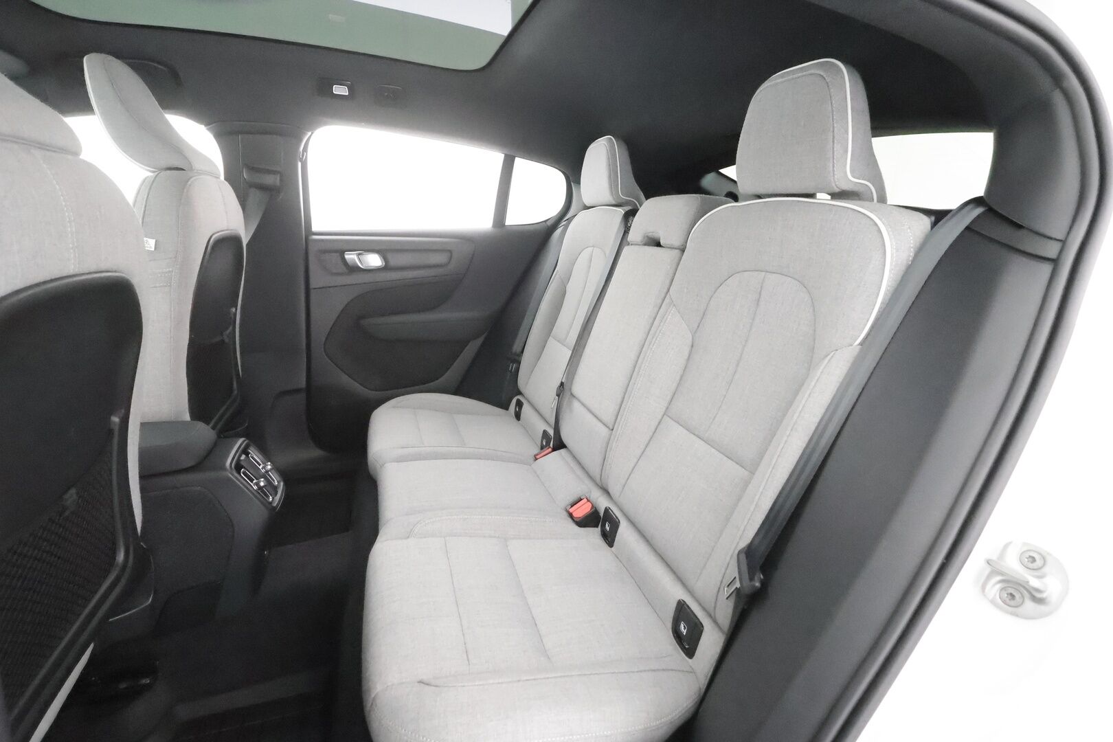 Volvo C40 2023 Recharge Twin Ultimate aut - | ACC | ILP | Koukku | Pixel-LED | Harman/Kardon | Lasikatto | Muistipenkki | Sporttipenkit | Pilot Assist | BLIS | Keyless | 2x renkaat aluin |
