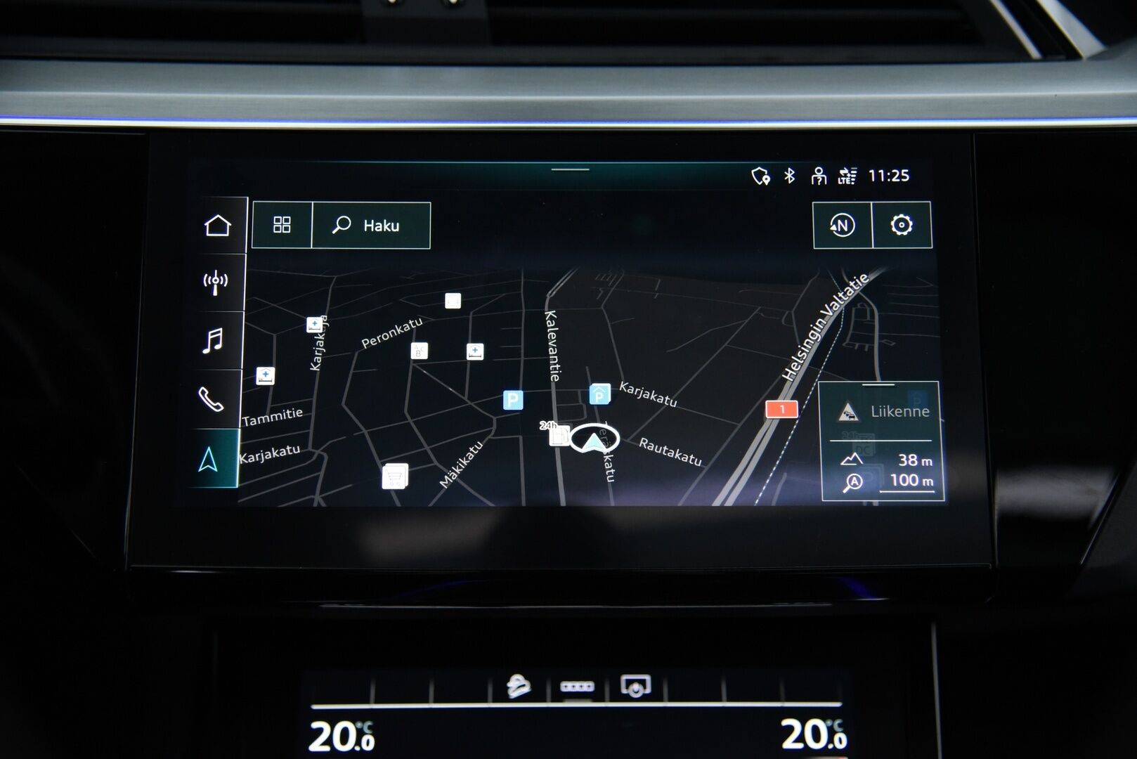 Audi e-tron 2021 Sportback 55 quattro S-line / Adapt.vakkari / B&O / Matrix / Panorama / Koukku / BLIS / - 3,99 % KORKOTARJOUS TÄHÄN AUTOON - Akku kuntotarkastettu / Merkkihuollot / Muistipenkki / Irroitettava koukku / Huippuvarusteltu! 