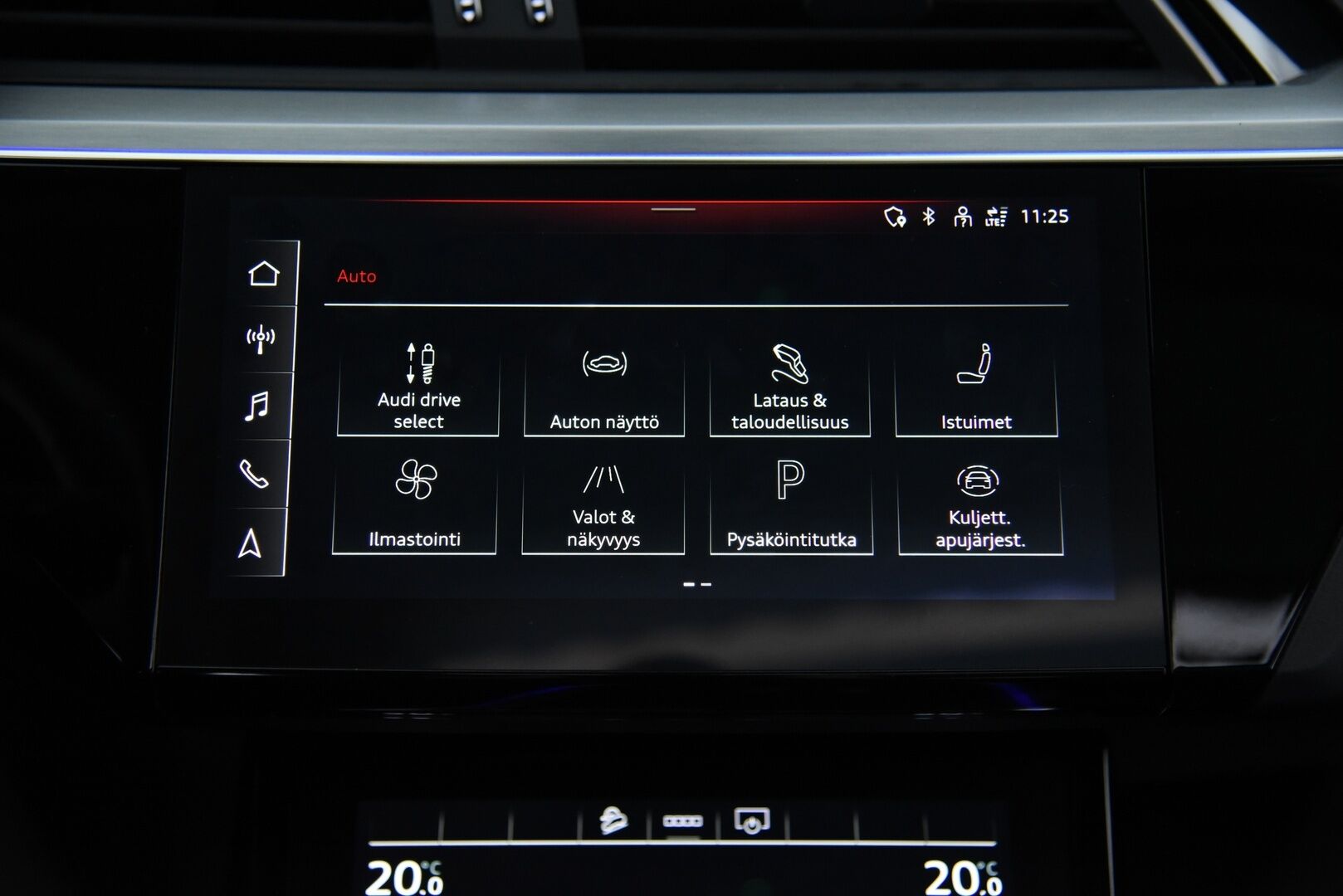 Audi e-tron 2021 Sportback 55 quattro S-line / Adapt.vakkari / B&O / Matrix / Panorama / Koukku / BLIS / - 3,99 % KORKOTARJOUS TÄHÄN AUTOON - Akku kuntotarkastettu / Merkkihuollot / Muistipenkki / Irroitettava koukku / Huippuvarusteltu! 