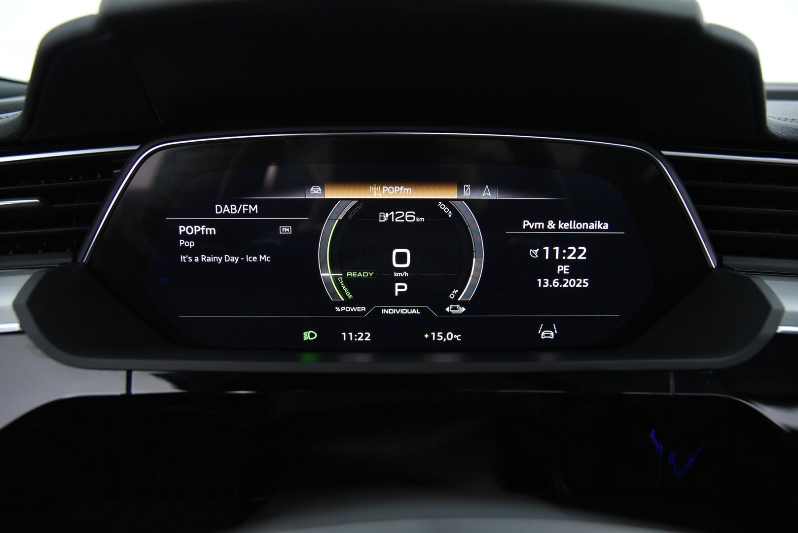 Audi e-tron 2021 Sportback 55 quattro S-line / Adapt.vakkari / B&O / Matrix / Panorama / Koukku / BLIS / - 3,99 % KORKOTARJOUS TÄHÄN AUTOON - Akku kuntotarkastettu / Merkkihuollot / Muistipenkki / Irroitettava koukku / Huippuvarusteltu! 