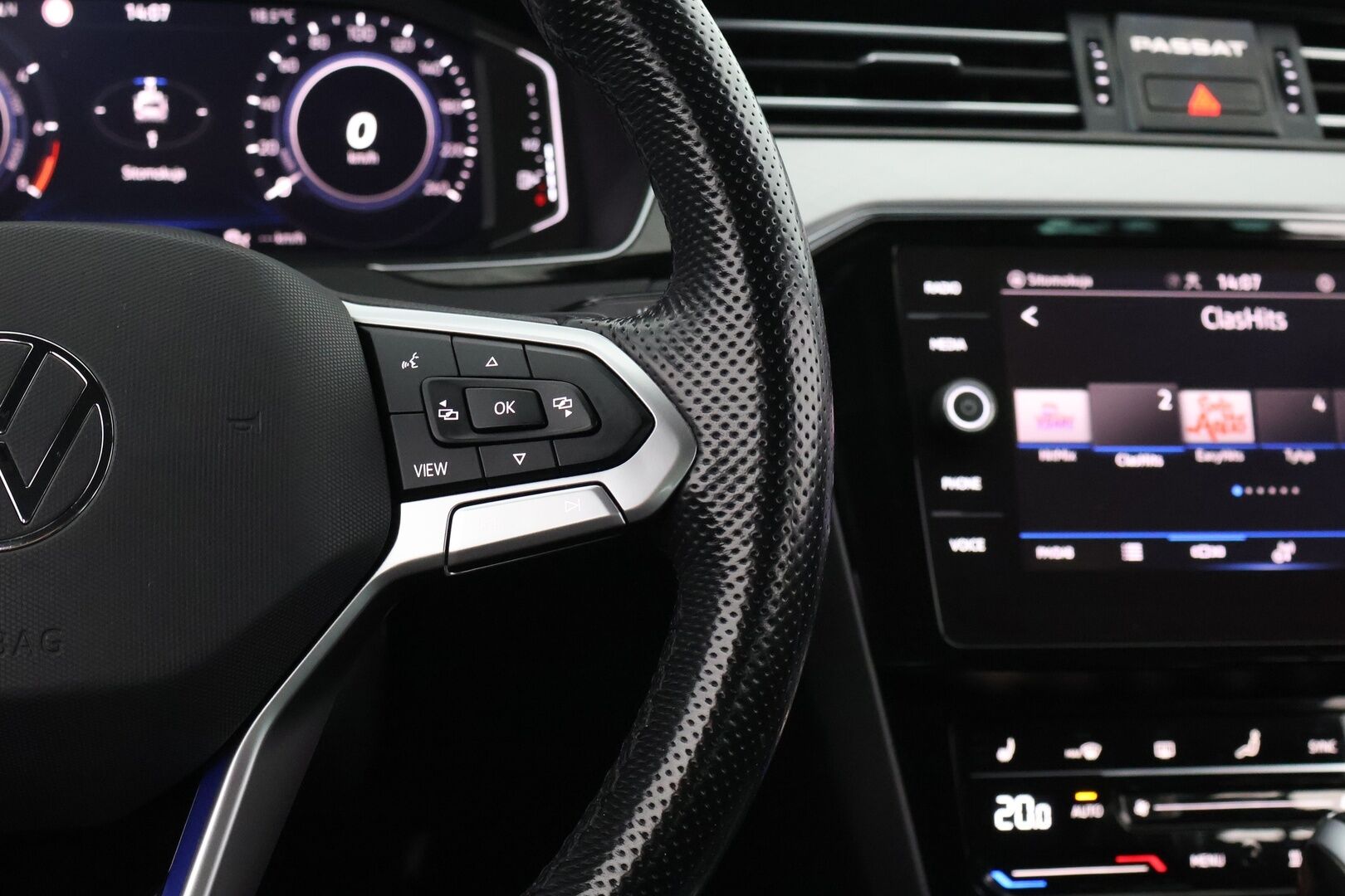 Volkswagen Passat 2021 Variant GTE Plug-In Hybrid 160 kW DSG-Aut. - | Adapt. vak. | Matrix-LED | Koukku | BLIS | P-Kamera | Digimittaristo | Keyless | Hierova Kuljettajan Istuin