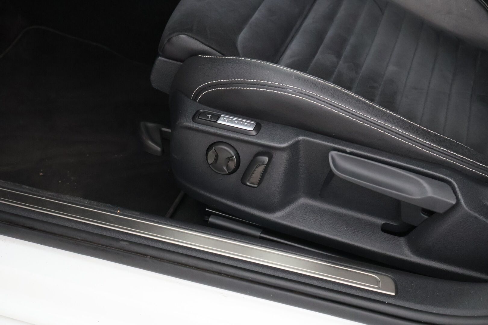 Volkswagen Passat 2021 Variant GTE Plug-In Hybrid 160 kW DSG-Aut. - | Adapt. vak. | Matrix-LED | Koukku | BLIS | P-Kamera | Digimittaristo | Keyless | Hierova Kuljettajan Istuin