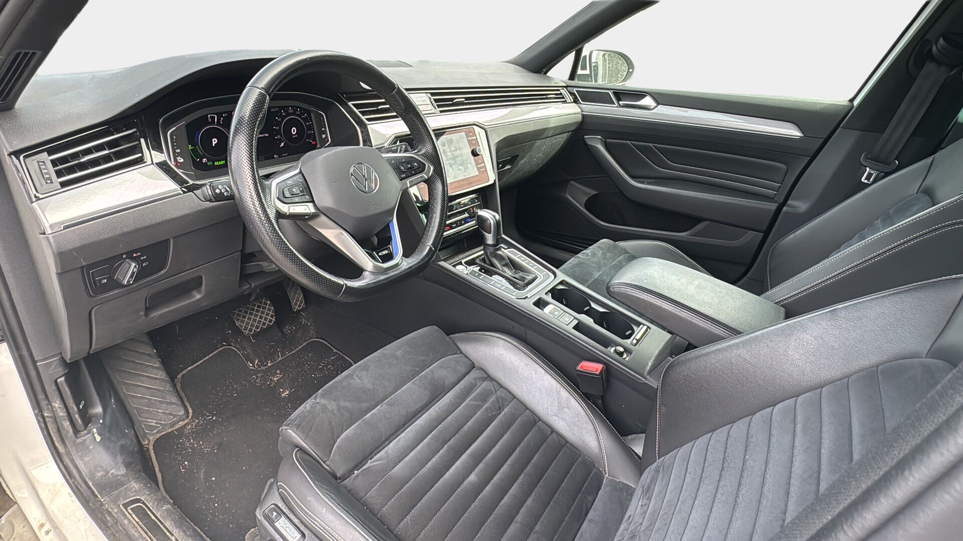 Volkswagen Passat 2021 Variant GTE Plug-In Hybrid 160 kW DSG-Aut. - | Adapt. vak. | Matrix-LED | Koukku | BLIS | P-Kamera | Digimittaristo | Keyless | Hierova Kuljettajan Istuin