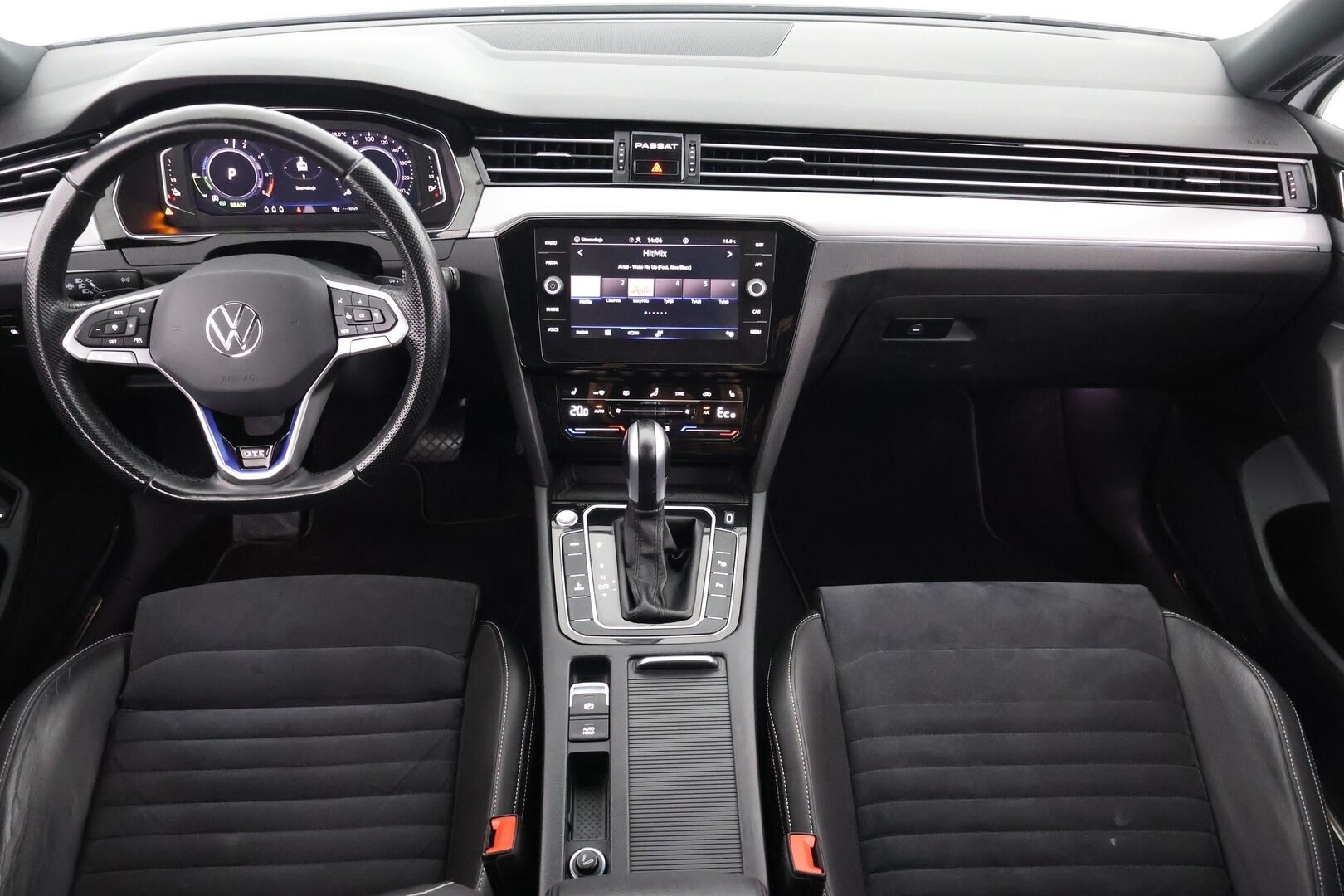 Volkswagen Passat 2021 Variant GTE Plug-In Hybrid 160 kW DSG-Aut. - | Adapt. vak. | Matrix-LED | Koukku | BLIS | P-Kamera | Digimittaristo | Keyless | Hierova Kuljettajan Istuin
