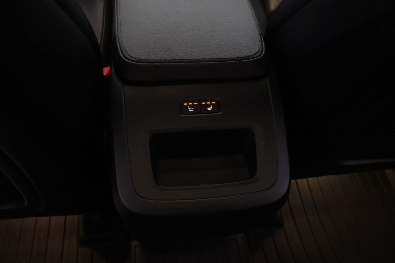 Volvo XC90 2019 D5 AWD Momentum aut - * 7P | Webasto | ACC | Full-LED | P.Kamera | Keyless | Taittuva koukku | Navi | 2x Alut *