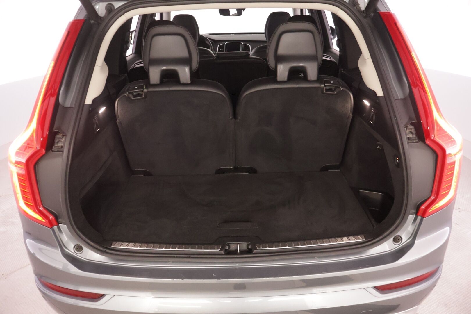 Volvo XC90 2019 D5 AWD Momentum aut - * 7P | Webasto | ACC | Full-LED | P.Kamera | Keyless | Taittuva koukku | Navi | 2x Alut *