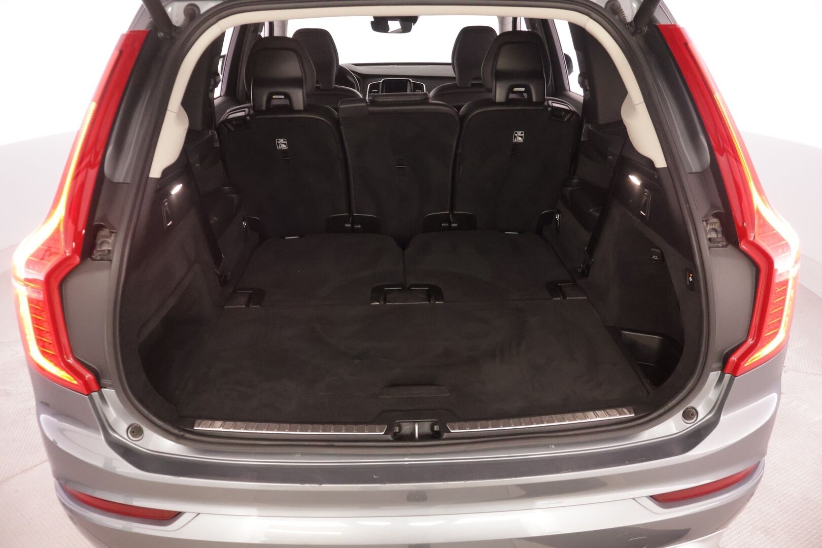 Volvo XC90 2019 D5 AWD Momentum aut - * 7P | Webasto | ACC | Full-LED | P.Kamera | Keyless | Taittuva koukku | Navi | 2x Alut *