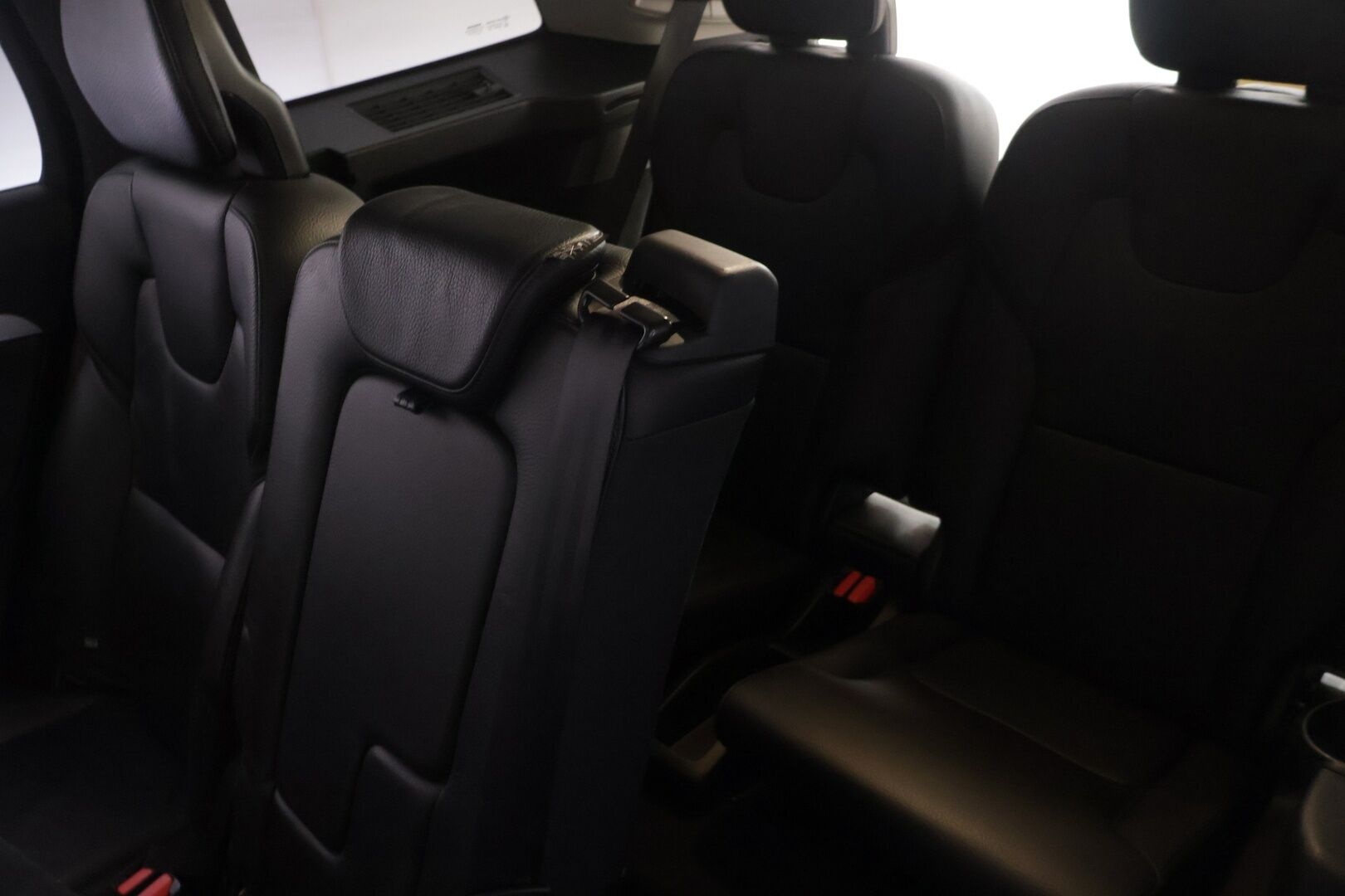 Volvo XC90 2019 D5 AWD Momentum aut - * 7P | Webasto | ACC | Full-LED | P.Kamera | Keyless | Taittuva koukku | Navi | 2x Alut *