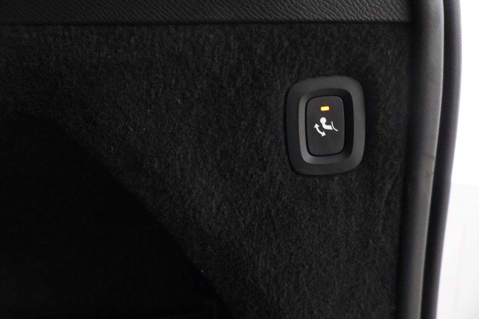 Volvo XC90 2019 D5 AWD Momentum aut - * 7P | Webasto | ACC | Full-LED | P.Kamera | Keyless | Taittuva koukku | Navi | 2x Alut *