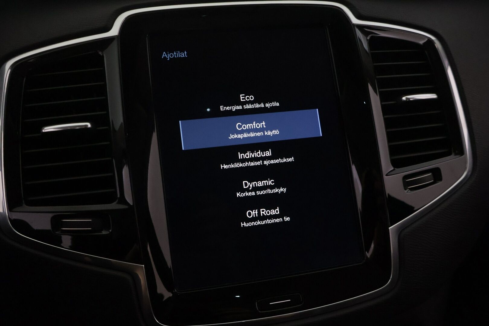 Volvo XC90 2019 D5 AWD Momentum aut - * 7P | Webasto | ACC | Full-LED | P.Kamera | Keyless | Taittuva koukku | Navi | 2x Alut *