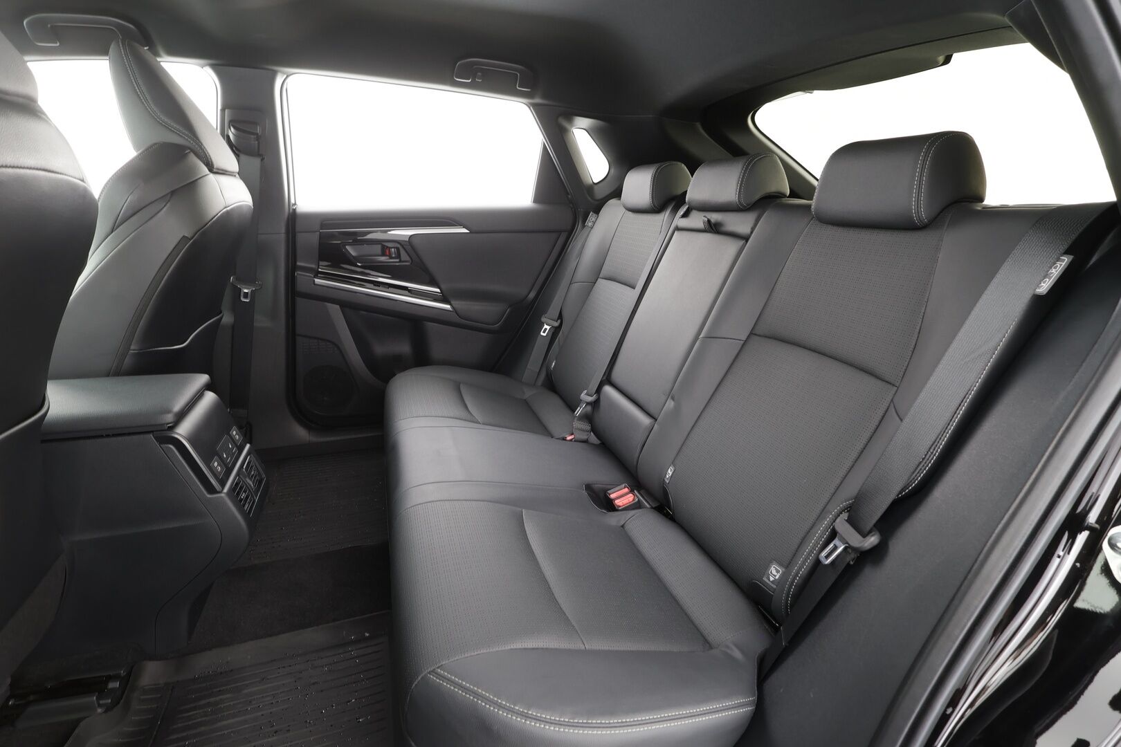 Subaru Solterra 2023 AWD 71,4kWh Touring - Lämpopumppu | ACC | Nahkasisusta | Harman&Kardon | 360-Kamera | Muistipenkki | Navi | Lämpölasi | SUPERVARUSTEET!