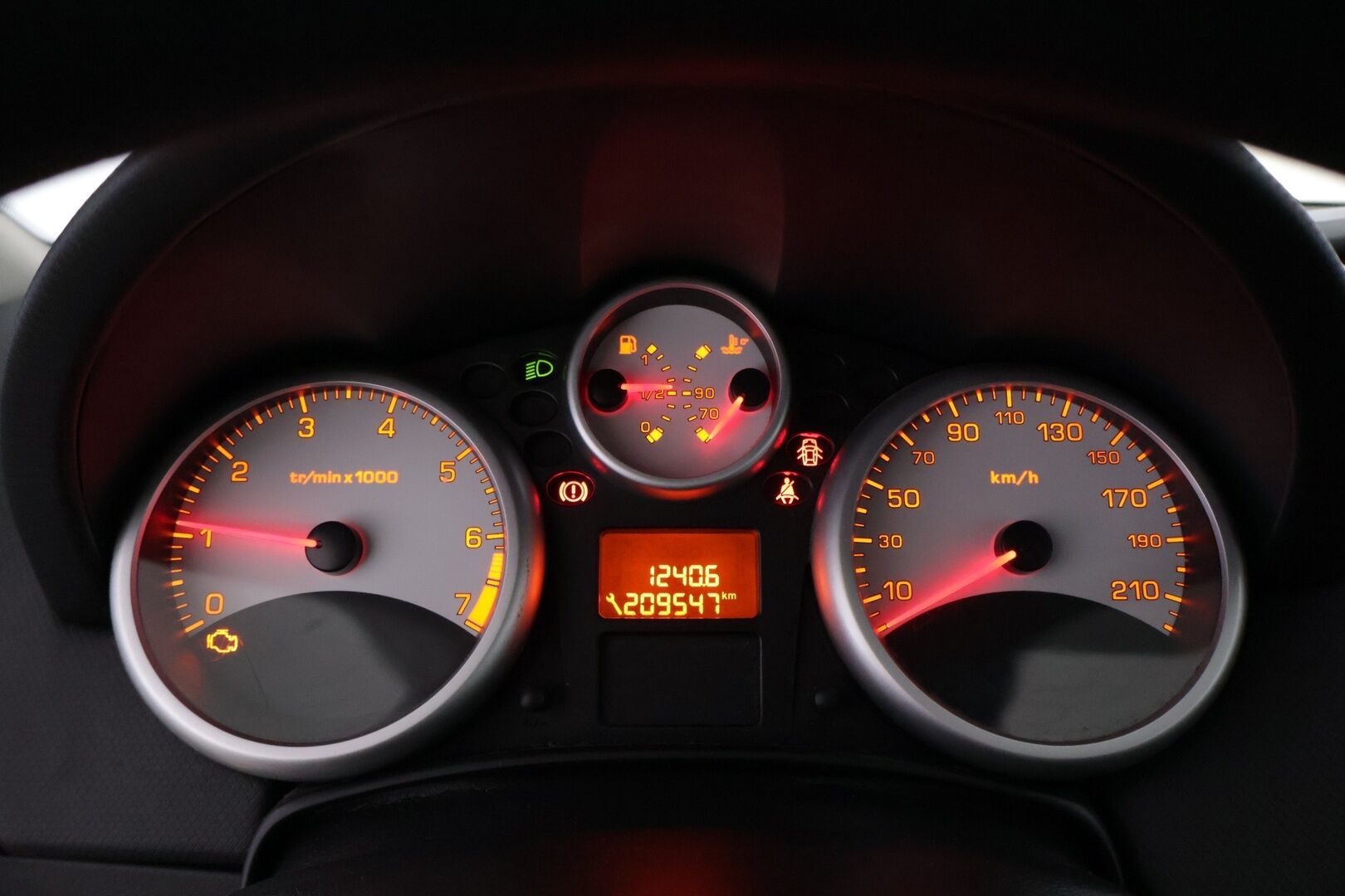 Peugeot 207 2011 VTi 95 Millesim Pack 5-ov. - YritysOutlet - Myydään vain yrityksille - – Tämä auto myydään YritysOutlet -valikoimasta vain yritykselle