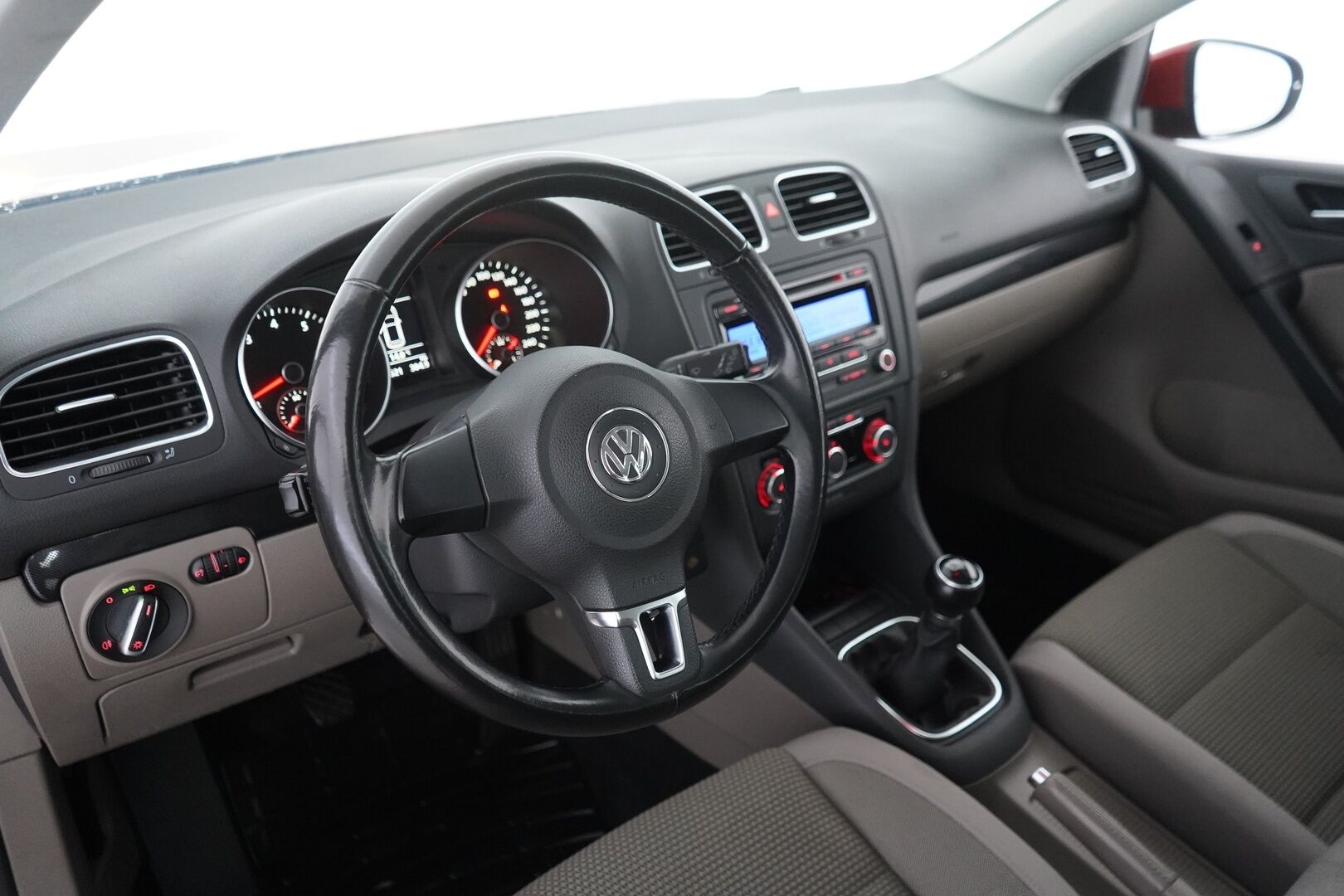 Volkswagen Golf 2010 Comfortline 1,4 TSI 90 kW 4-ovinen - Myydään huutokaupat.com sivustolla!