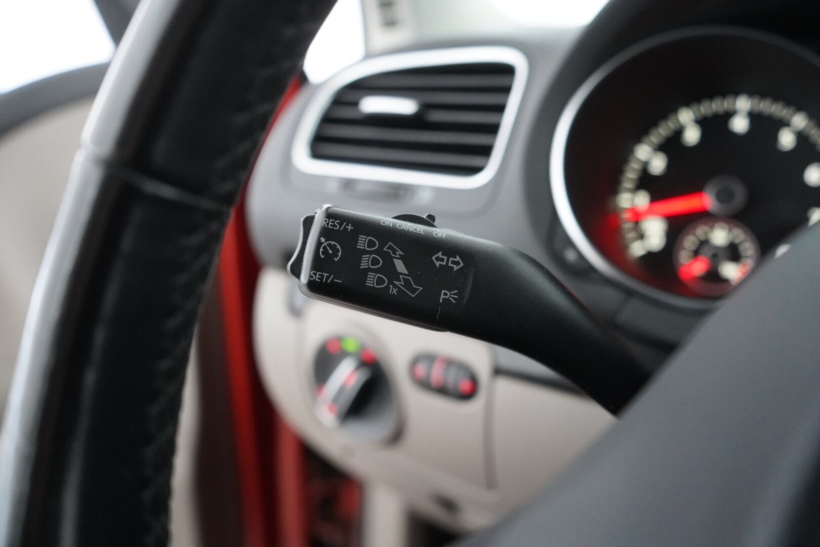 Volkswagen Golf 2010 Comfortline 1,4 TSI 90 kW 4-ovinen - Myydään huutokaupat.com sivustolla!
