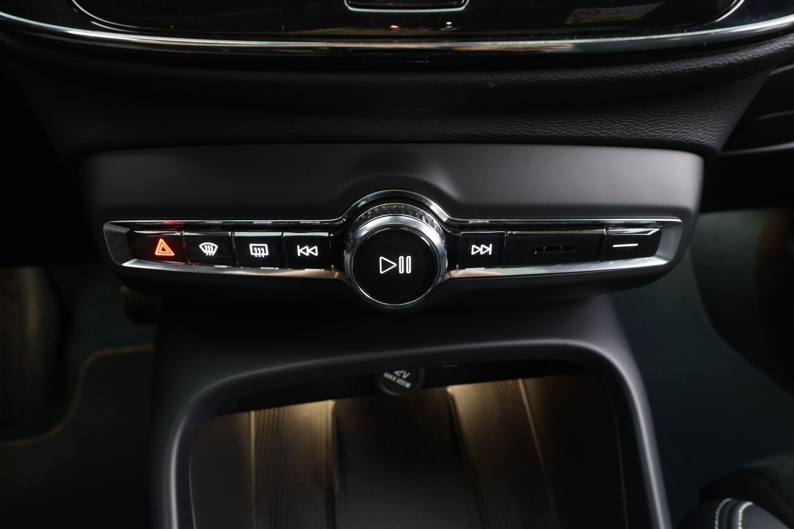 Volvo C40 2023 Recharge Twin Ultimate - | H&K | ILP | ACC | Lasikatto | LED | 360 | Sporttipenkki Muistilla | Kaistavahti | Navi | Keyless | Merkkihuollot |