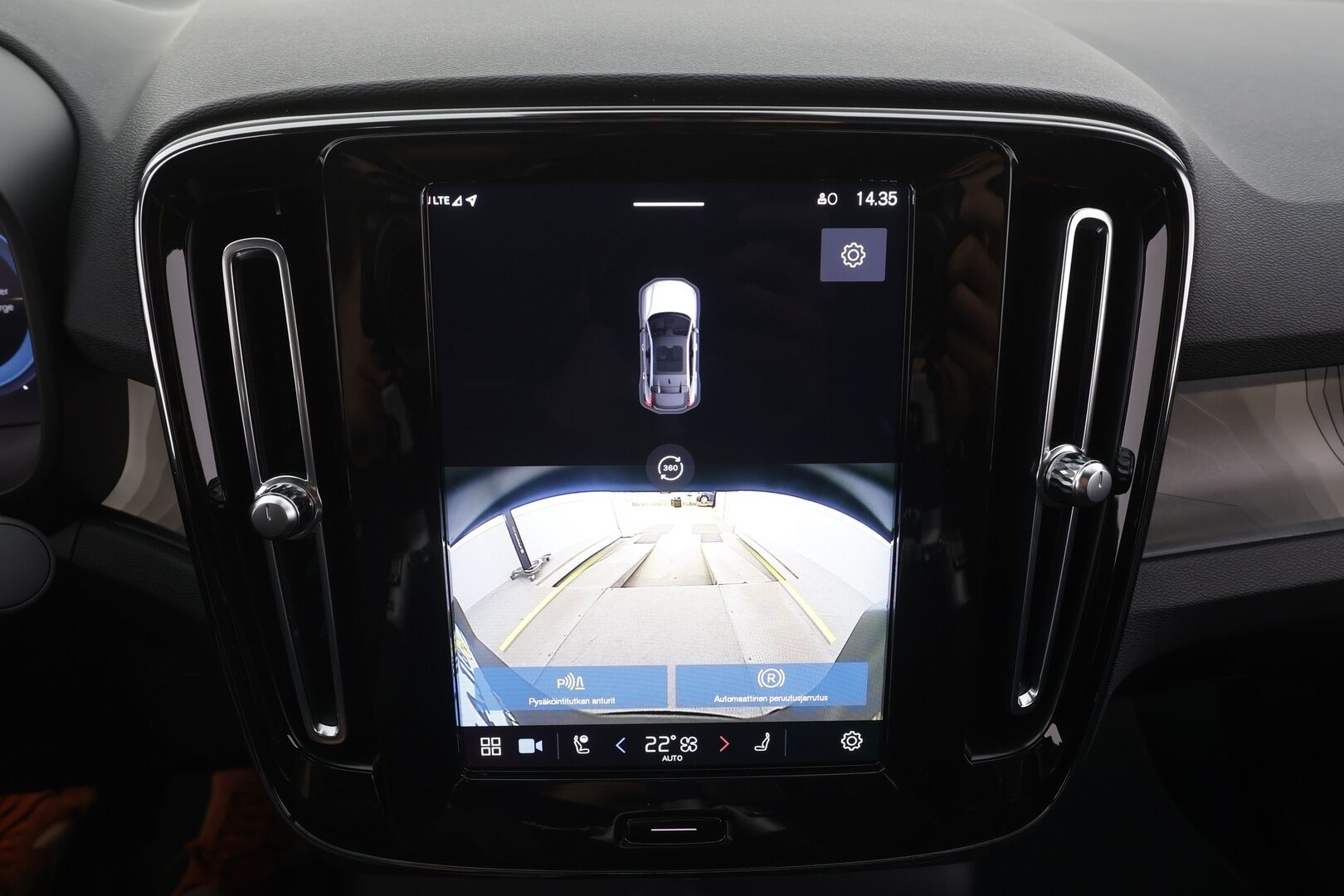 Volvo C40 2023 Recharge Twin Ultimate - | H&K | ILP | ACC | Lasikatto | LED | 360 | Sporttipenkki Muistilla | Kaistavahti | Navi | Keyless | Merkkihuollot |