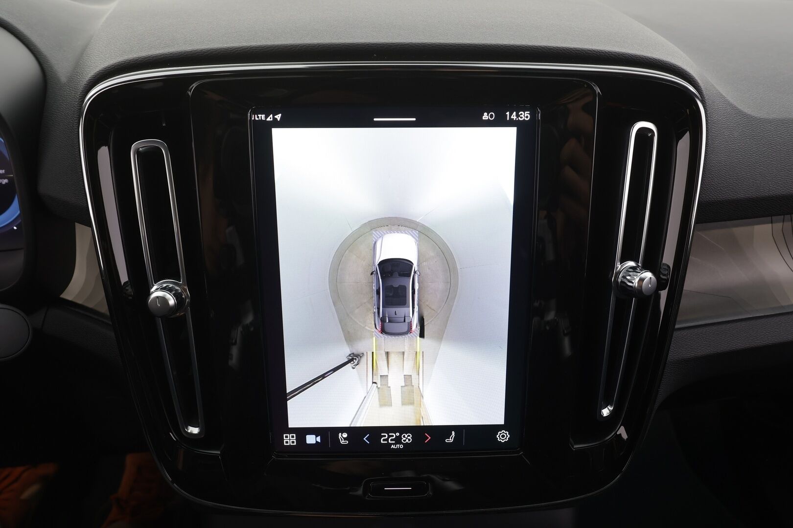 Volvo C40 2023 Recharge Twin Ultimate - | H&K | ILP | ACC | Lasikatto | LED | 360 | Sporttipenkki Muistilla | Kaistavahti | Navi | Keyless | Merkkihuollot |