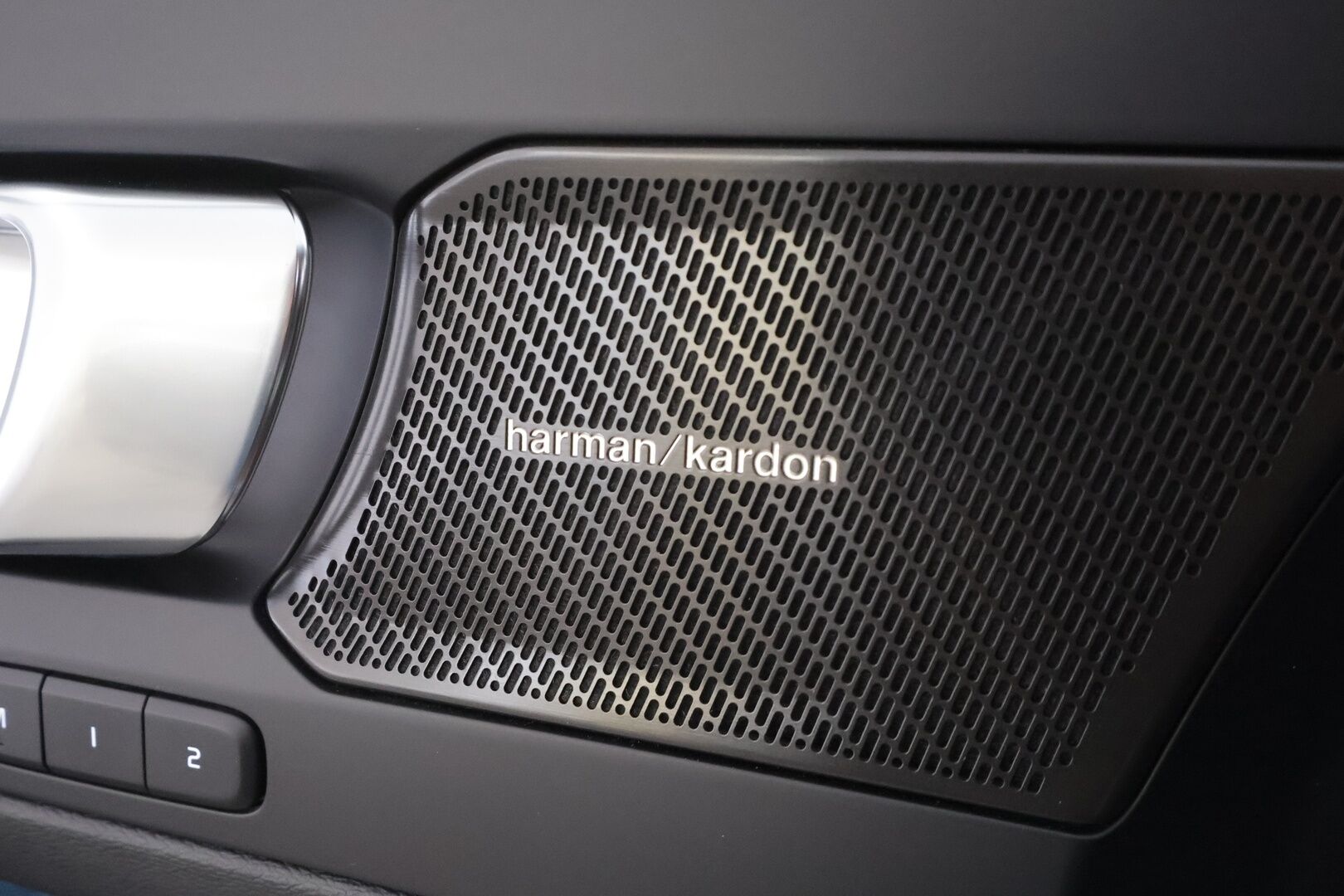 Volvo C40 2023 Recharge Twin Ultimate - | H&K | ILP | ACC | Lasikatto | LED | 360 | Sporttipenkki Muistilla | Kaistavahti | Navi | Keyless | Merkkihuollot |