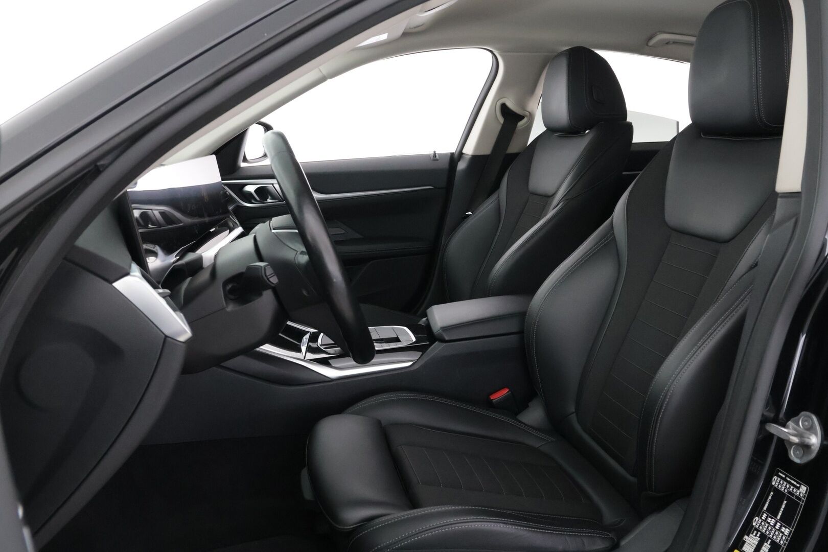 BMW I4 2022 eDrive40 Gran Coupé - | ACC | Koukku | HUD | Laser-LED | Sporttipenkit | P.Kamera | Akuston esilämmitys | Sähköluukku | Navi | Ratinlämmitin | Kahdet renkaat aluvanteilla | Hyvät varusteet |