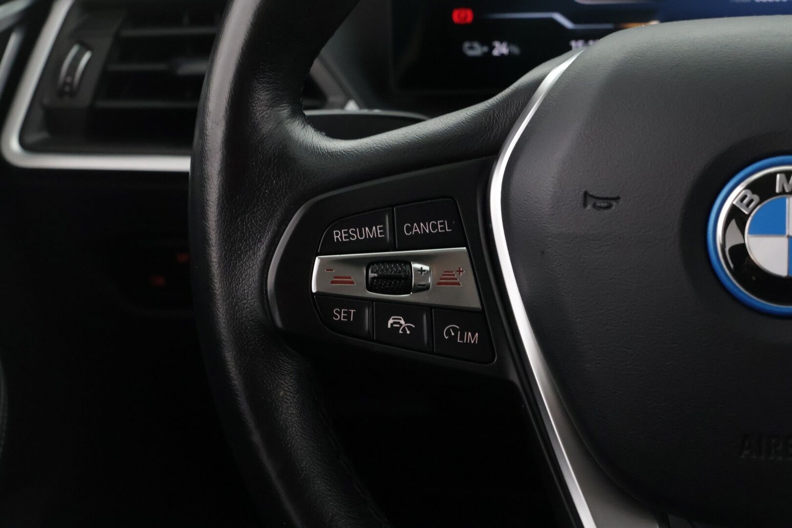 BMW I4 2022 eDrive40 Gran Coupé - | ACC | Koukku | HUD | Laser-LED | Sporttipenkit | P.Kamera | Akuston esilämmitys | Sähköluukku | Navi | Ratinlämmitin | Kahdet renkaat aluvanteilla | Hyvät varusteet |
