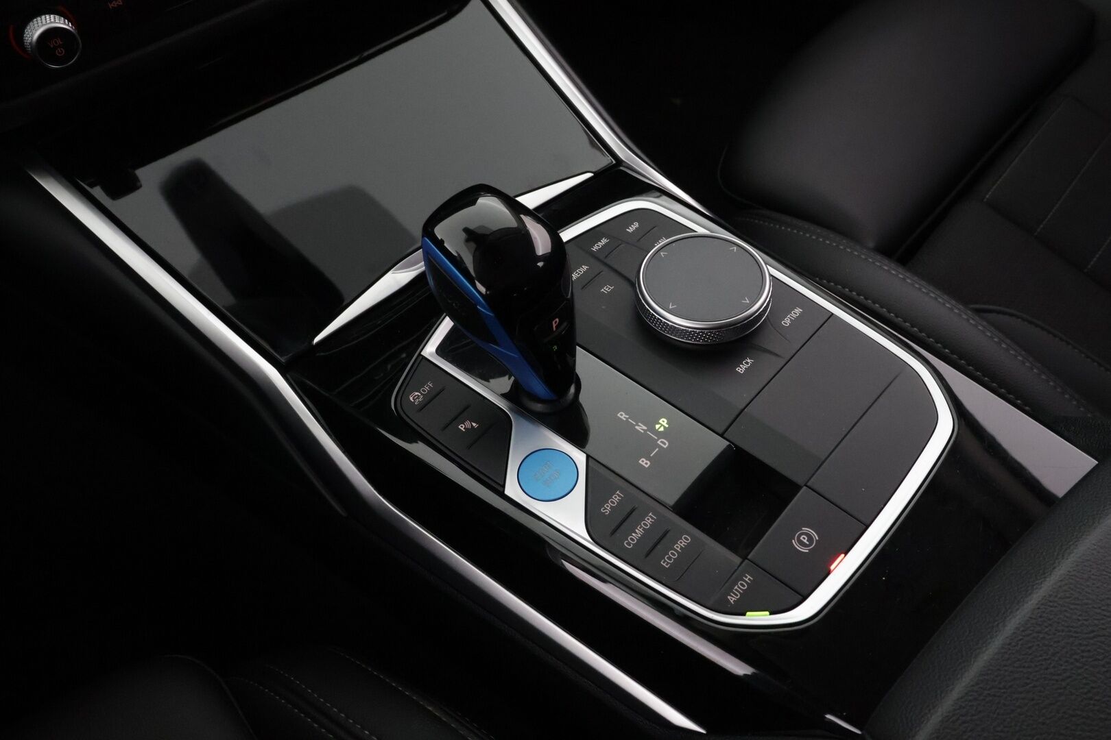 BMW I4 2022 eDrive40 Gran Coupé - | ACC | Koukku | HUD | Laser-LED | Sporttipenkit | P.Kamera | Akuston esilämmitys | Sähköluukku | Navi | Ratinlämmitin | Kahdet renkaat aluvanteilla | Hyvät varusteet |
