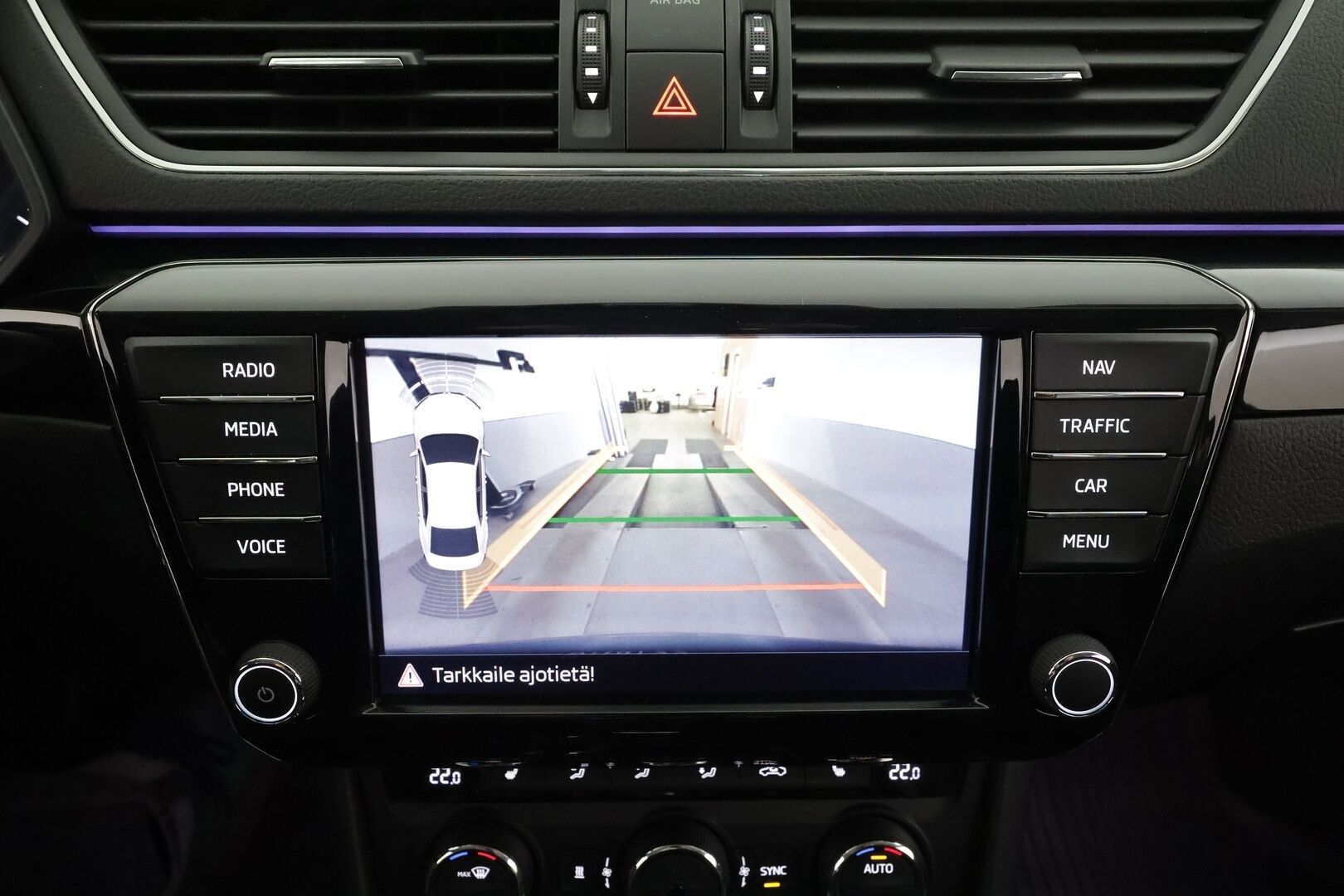 SKODA SUPERB 2017 2,0 TDI 190 L&K DSG - ACC | Webasto | Koukku | P.kamera | Muistipenkki | Keyless | Apple&Android