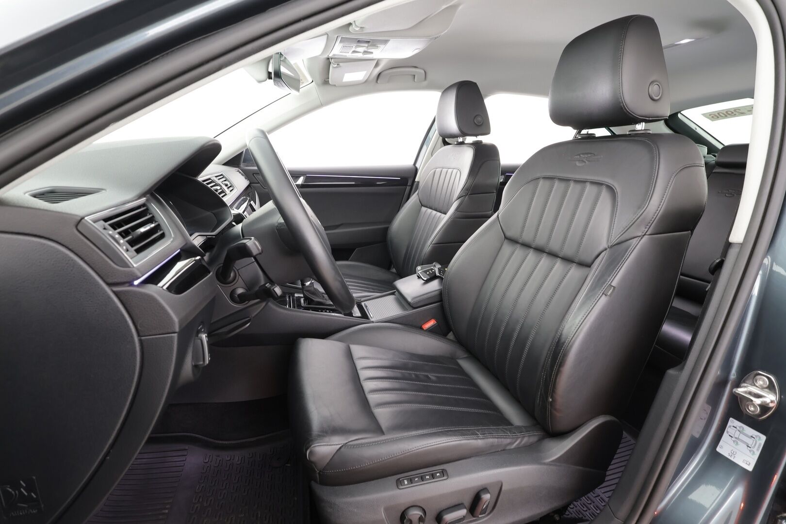 SKODA SUPERB 2017 2,0 TDI 190 L&K DSG - ACC | Webasto | Koukku | P.kamera | Muistipenkki | Keyless | Apple&Android