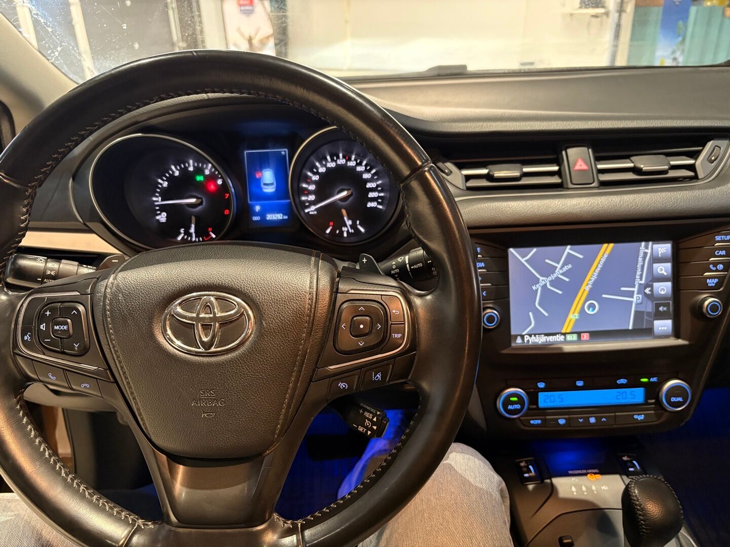 Toyota Avensis 2016 Touring Sports 1,8 Valvematic Premium Business Multidrive S - Webasto | Vetokoukku | Lasikatto | Peruutuskamera | Nahkasisusta | Muistipenkki | Sähköpenkit | Navi | Kaistavahti | SUPERVARUSTEET!