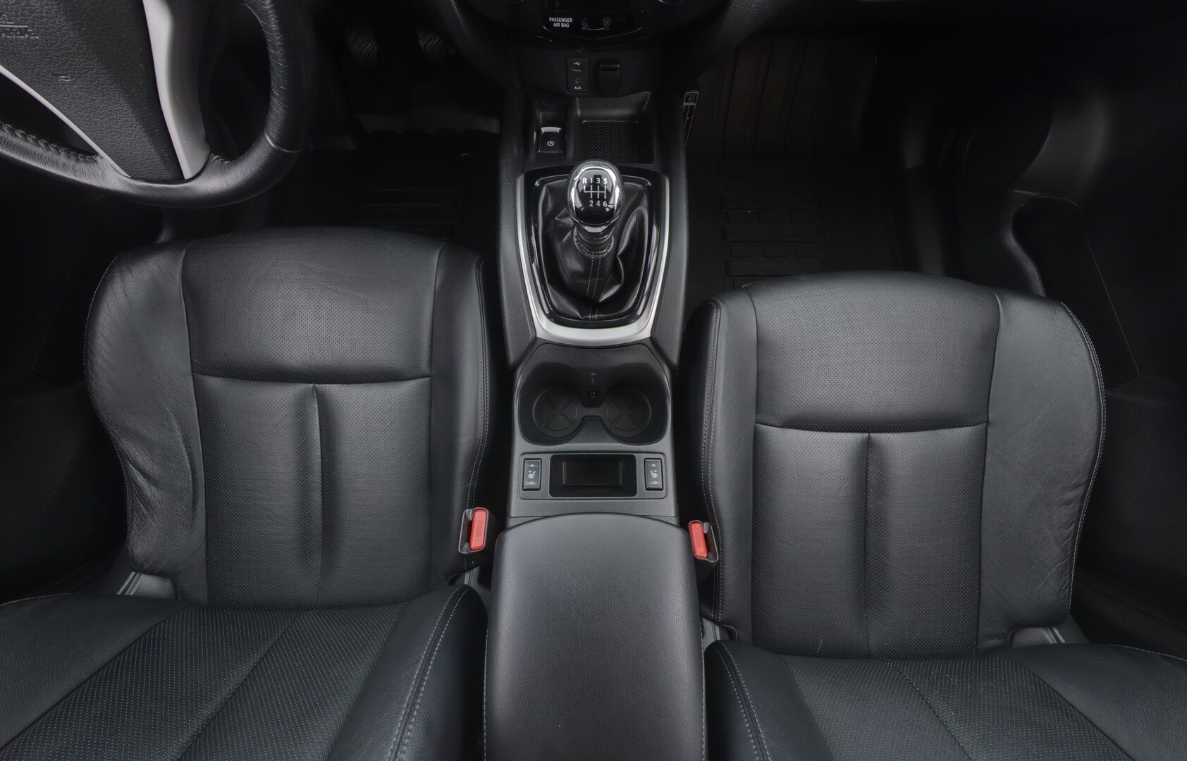 Nissan X-Trail 2016 DIG-T 163 Tekna 2WD 6 MT E6 - Nahkasisusta / 360-Kamera / BLIS / LED / Navi / HUIPPUVARUSTEET!
