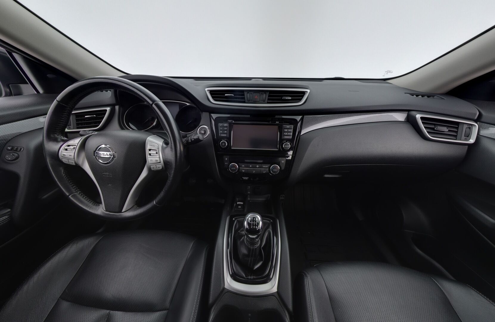 Nissan X-Trail 2016 DIG-T 163 Tekna 2WD 6 MT E6 - Nahkasisusta / 360-Kamera / BLIS / LED / Navi / HUIPPUVARUSTEET!