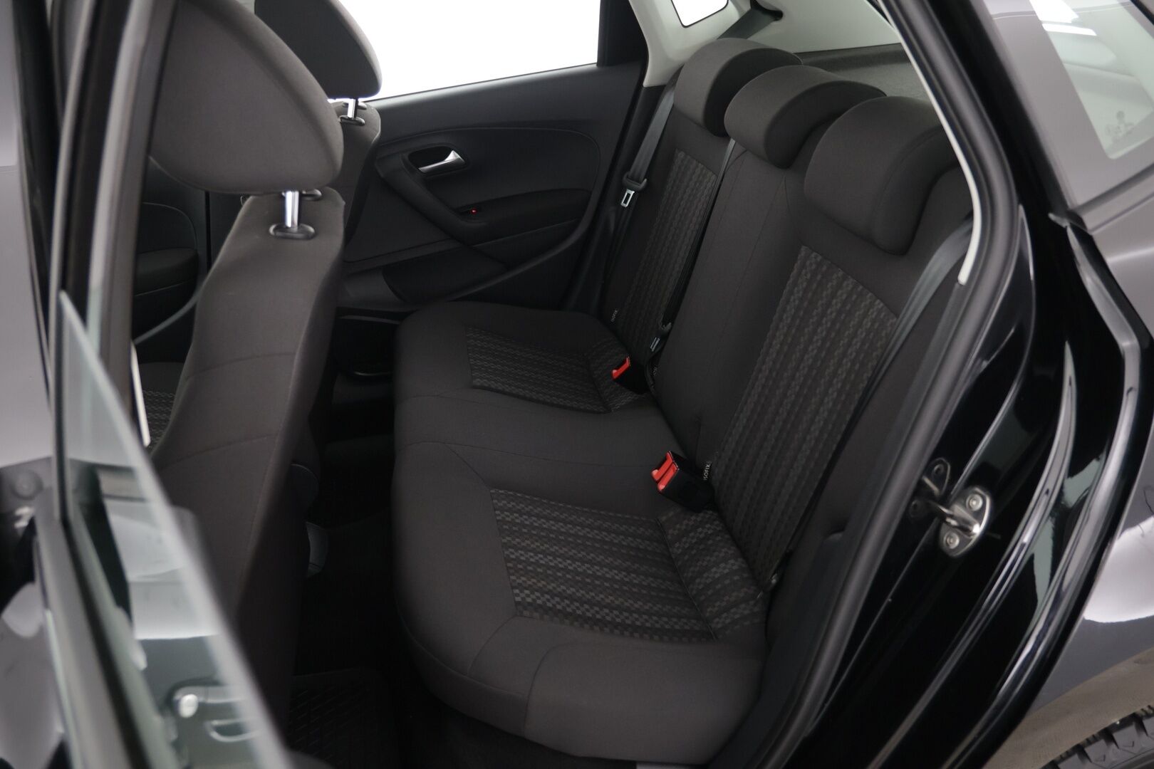 Volkswagen Polo 2016 Trendline 1,0 55 kW (75 hv) / Suomi-auto / Lohkolämmitin sisäpuhaltimella / Ilmastointi / Huoltokirja / 2x vanteet - Hyvin pidetty / Juuri katsastettu / Huippurenkaat!