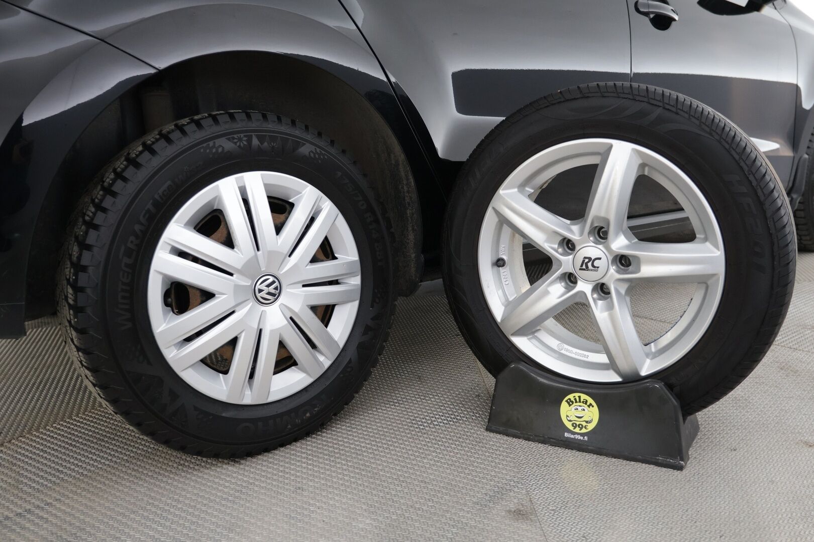 Volkswagen Polo 2016 Trendline 1,0 55 kW (75 hv) / Suomi-auto / Lohkolämmitin sisäpuhaltimella / Ilmastointi / Huoltokirja / 2x vanteet - Hyvin pidetty / Juuri katsastettu / Huippurenkaat!