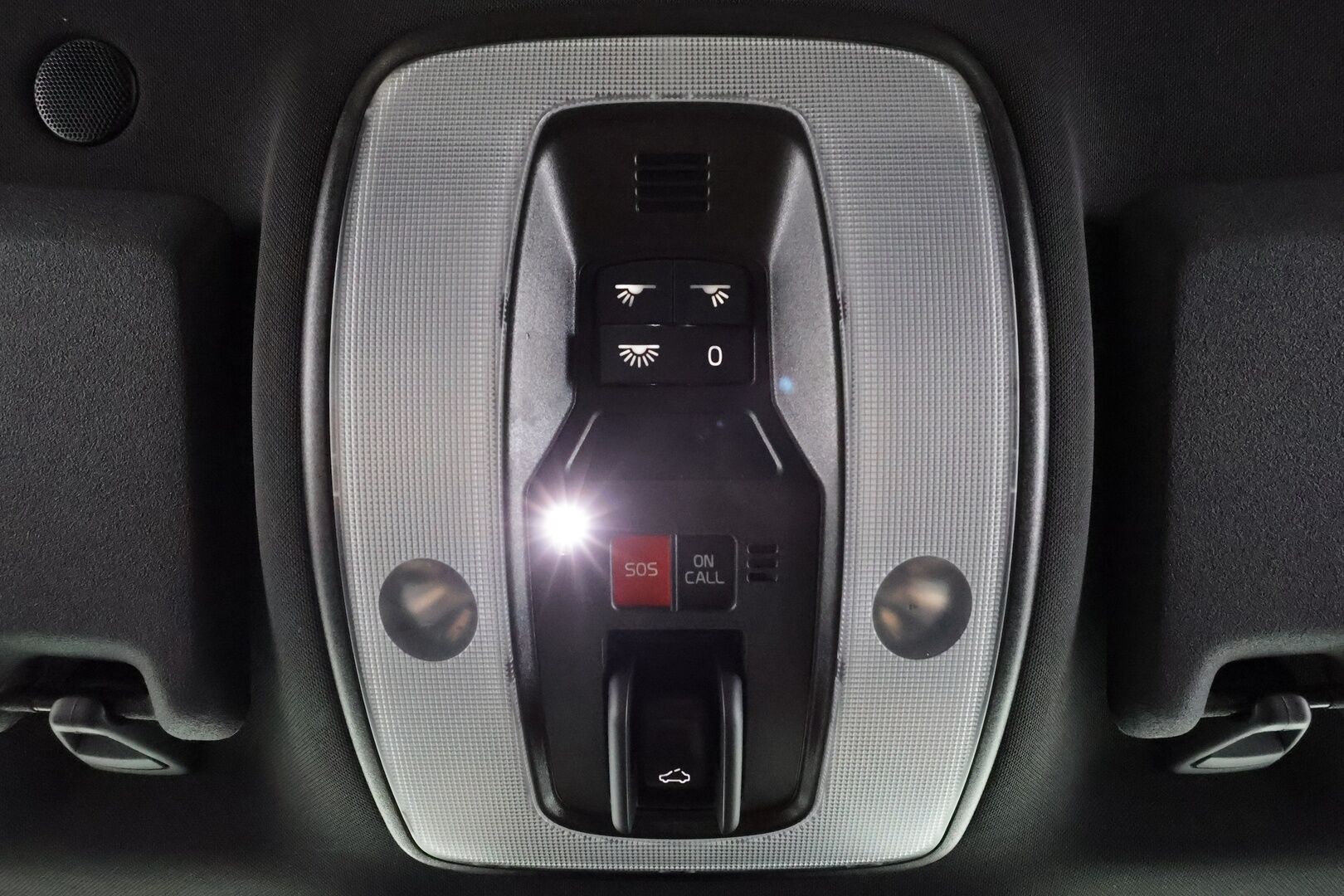 Volvo XC60 2015 D5 AWD Business Summum aut * ACC / P.kamera / Aktiiv.Xenon / Muistipenkki / Webasto / Panorama / Koukku / KeylessGo / Navi * - Kahdet renkaat aluvanteilla / Huippuvarusteet - HULLUT JOULUT KORKOTARJOUS 2,49% 