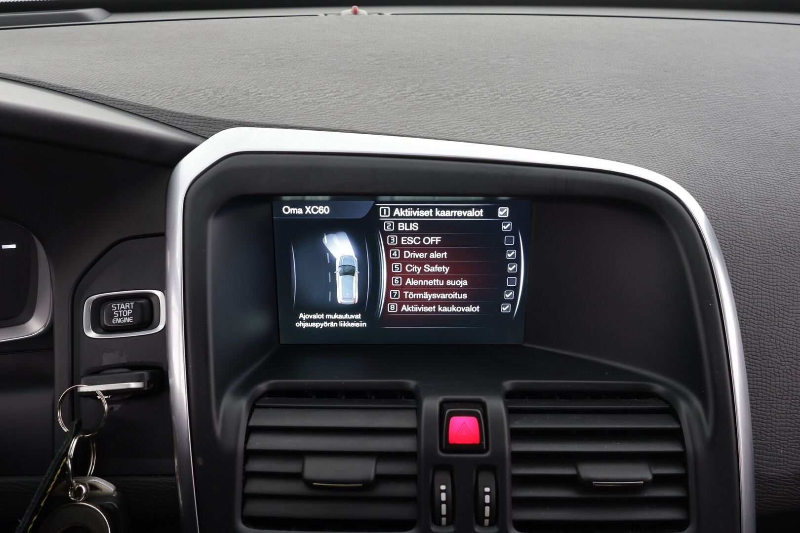 Volvo XC60 2015 D5 AWD Business Summum aut * ACC / P.kamera / Aktiiv.Xenon / Muistipenkki / Webasto / Panorama / Koukku / KeylessGo / Navi * - Kahdet renkaat aluvanteilla / Huippuvarusteet - HULLUT JOULUT KORKOTARJOUS 2,49% 