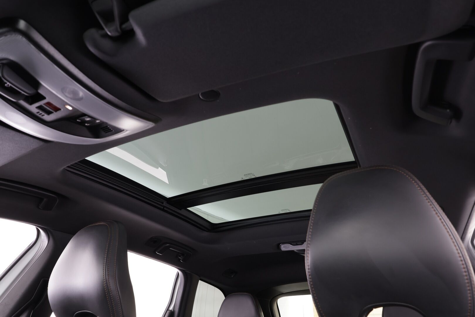 Volvo XC60 2015 D5 AWD Business Summum aut * ACC / P.kamera / Aktiiv.Xenon / Muistipenkki / Webasto / Panorama / Koukku / KeylessGo / Navi * - Kahdet renkaat aluvanteilla / Huippuvarusteet - HULLUT JOULUT KORKOTARJOUS 2,49% 