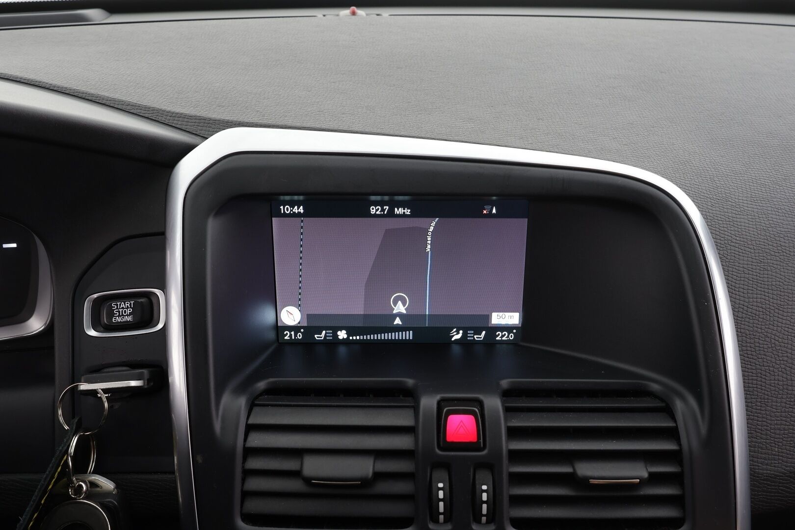 Volvo XC60 2015 D5 AWD Business Summum aut * ACC / P.kamera / Aktiiv.Xenon / Muistipenkki / Webasto / Panorama / Koukku / KeylessGo / Navi * - Kahdet renkaat aluvanteilla / Huippuvarusteet - HULLUT JOULUT KORKOTARJOUS 2,49% 