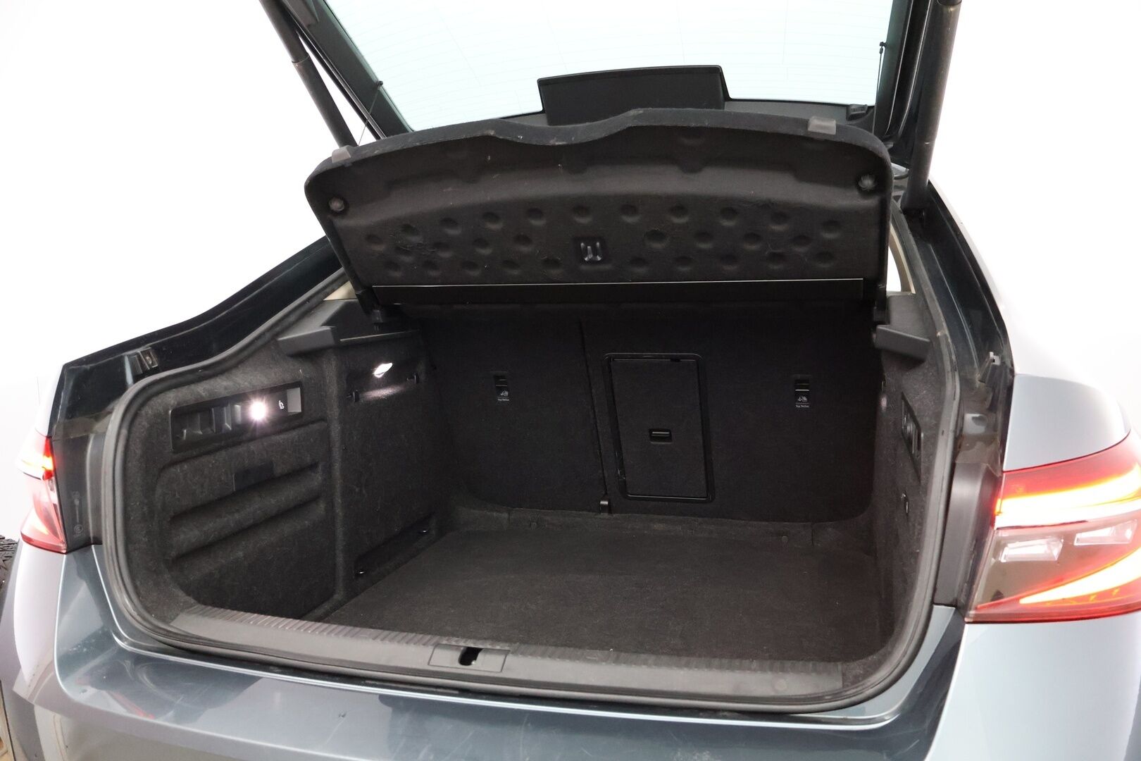 Skoda Superb 2020 1,5 TSI ACT Style DSG Autom. - Webasto / Adapt.Vakkari / Canton Premium Sound / Peruutuskamera / Digimittari / Sähköluukku / Supervarusteet!